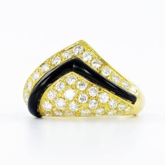 Goldring mit schwarzem Chalcedon und Diamant