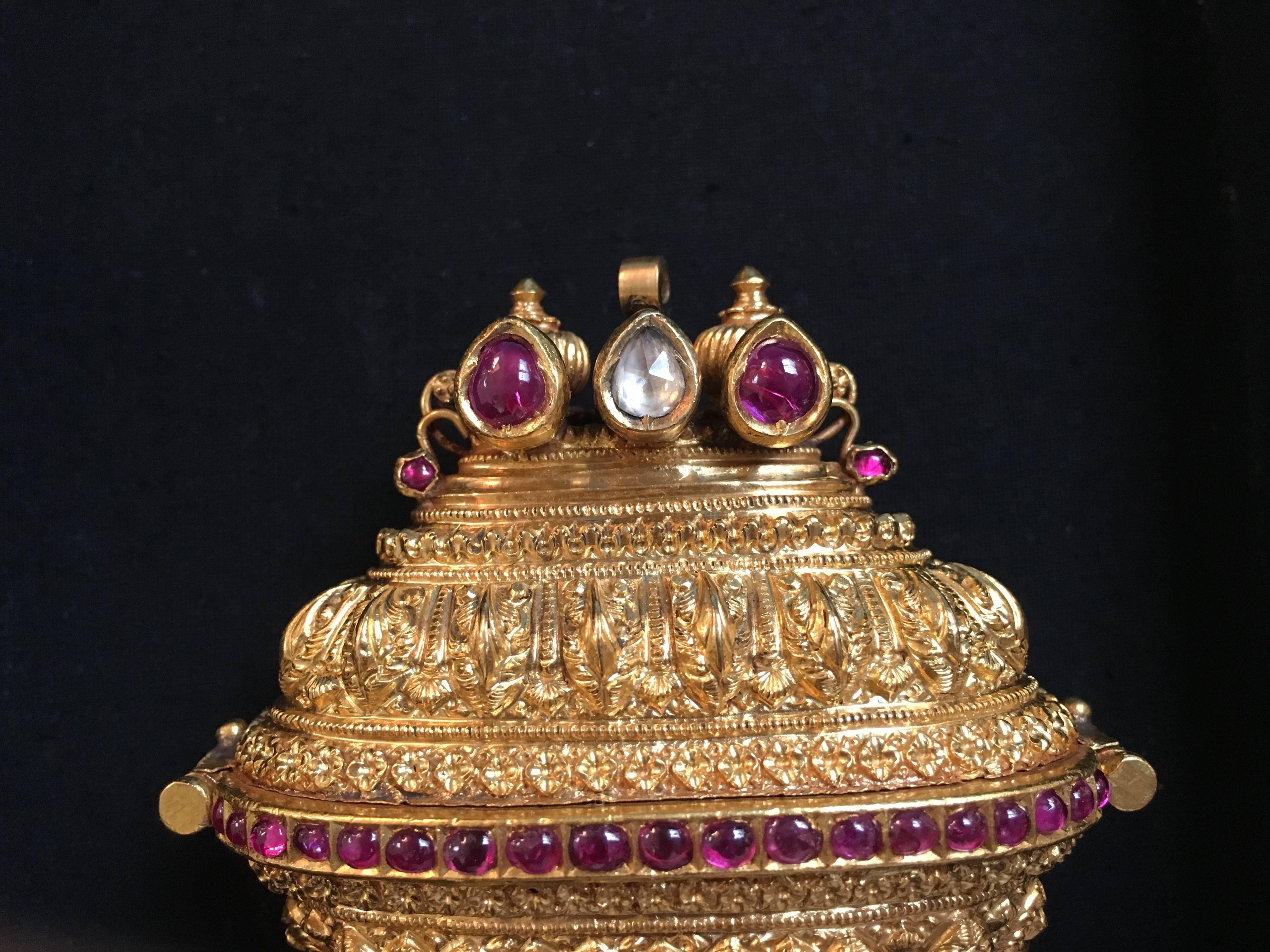 gold lingam box
