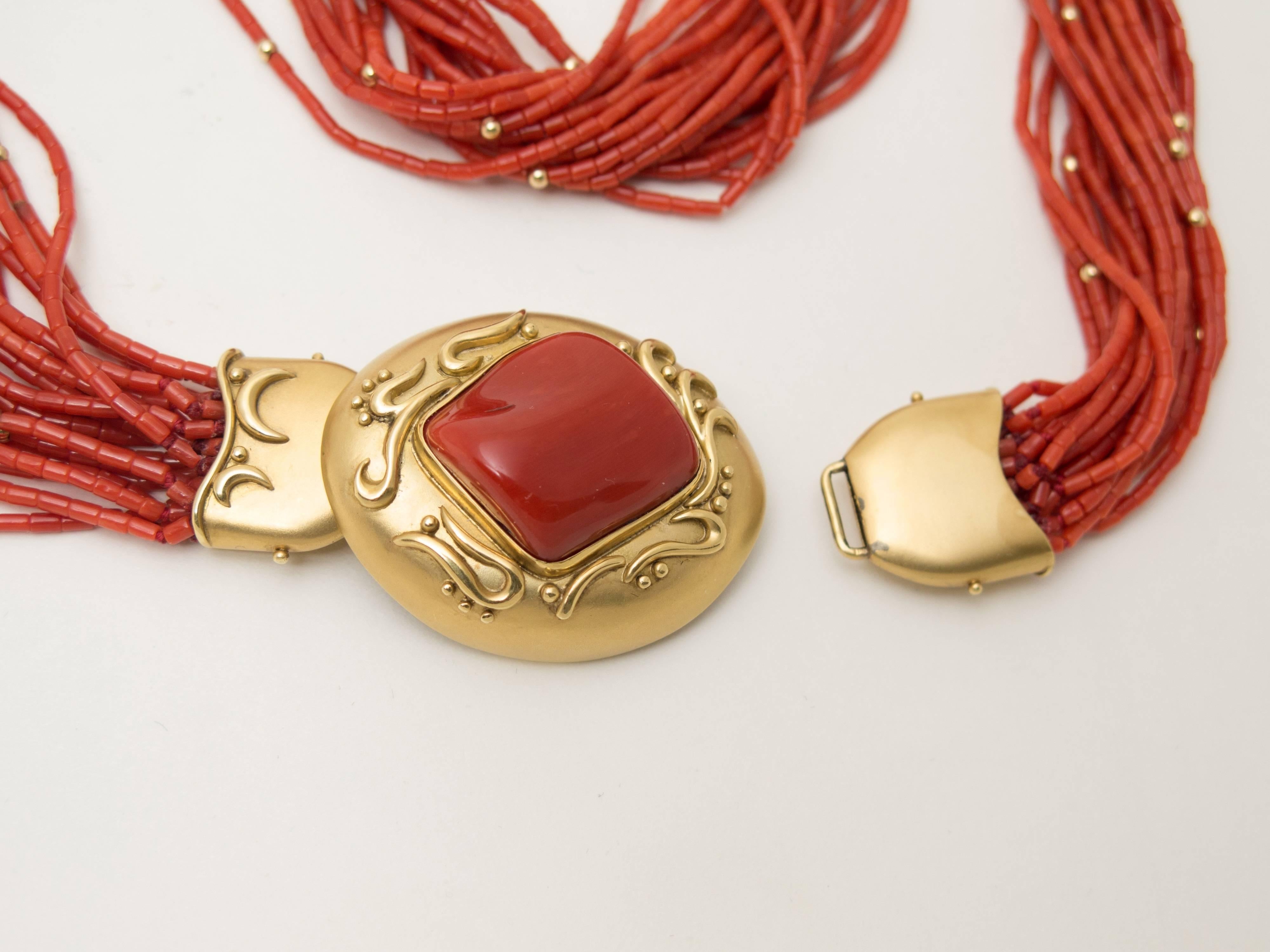 Natürliche rote Koralle aus den 1970er Jahren  Roségold Opernlänge Halskette im Zustand „Hervorragend“ im Angebot in Austin, TX