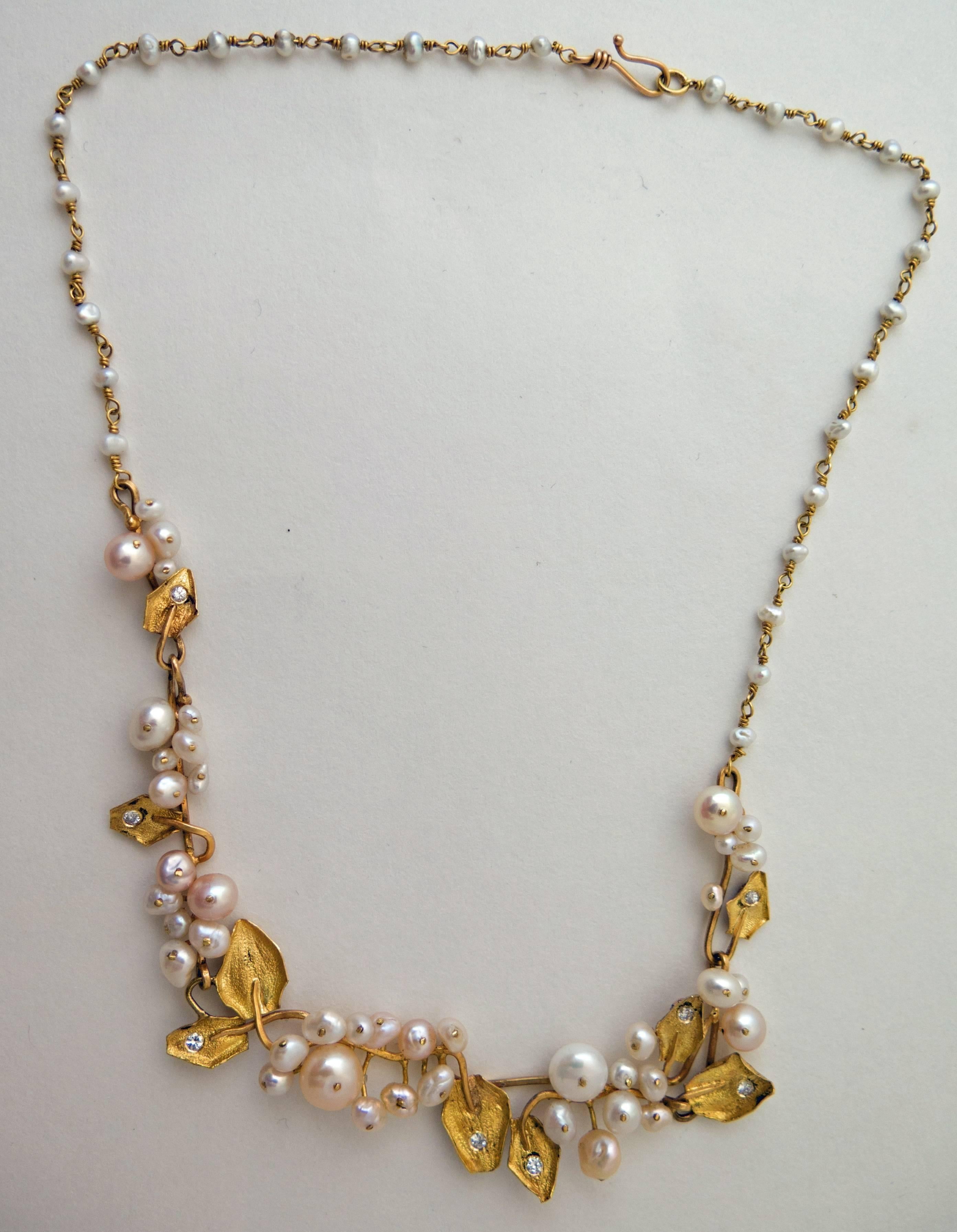 Moderne Argyros Collier de perles en or 22 carats et diamants