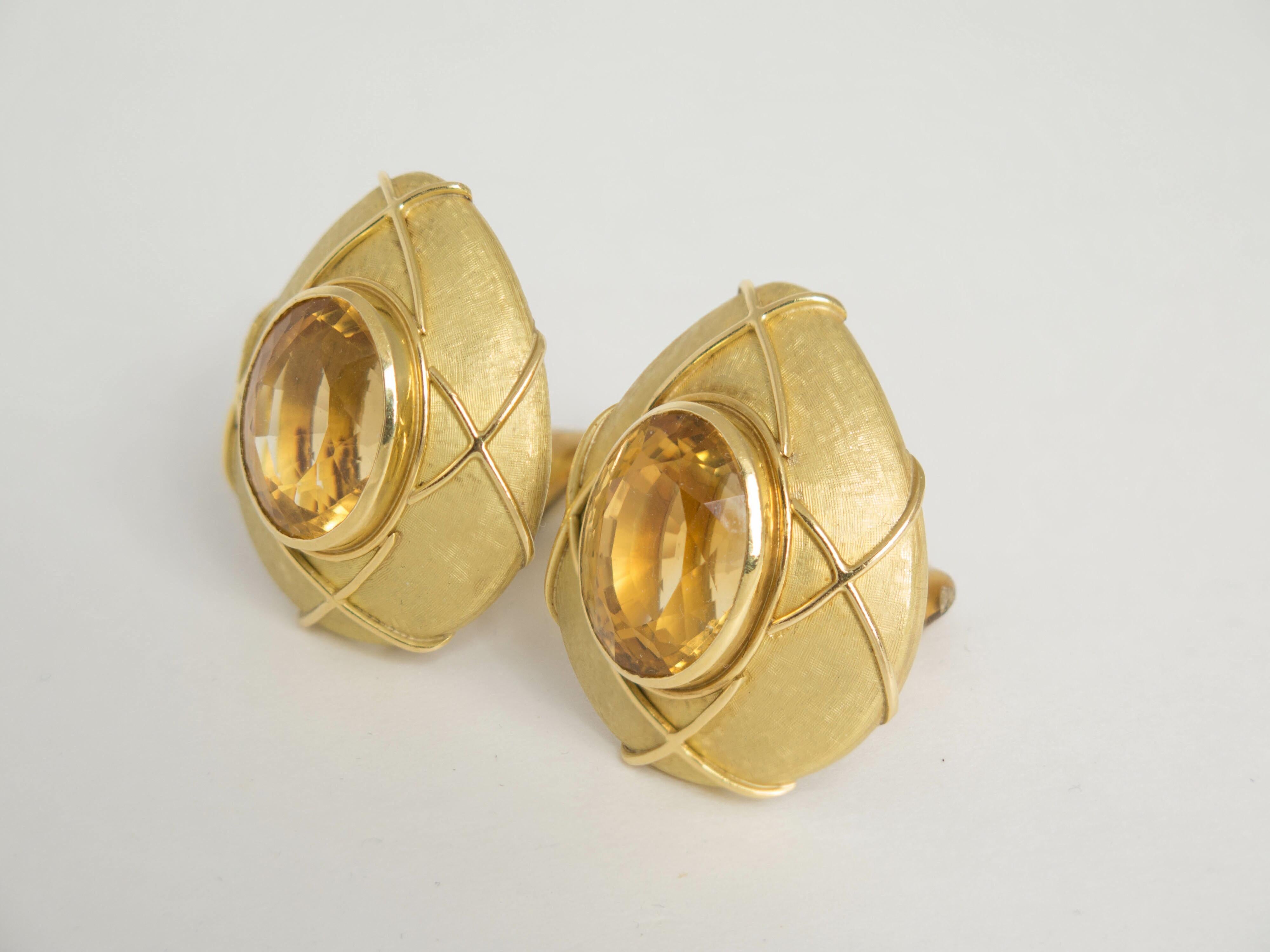 Moderne Paire de grandes boucles d'oreilles à clip en or et citrine des années 1980 en vente