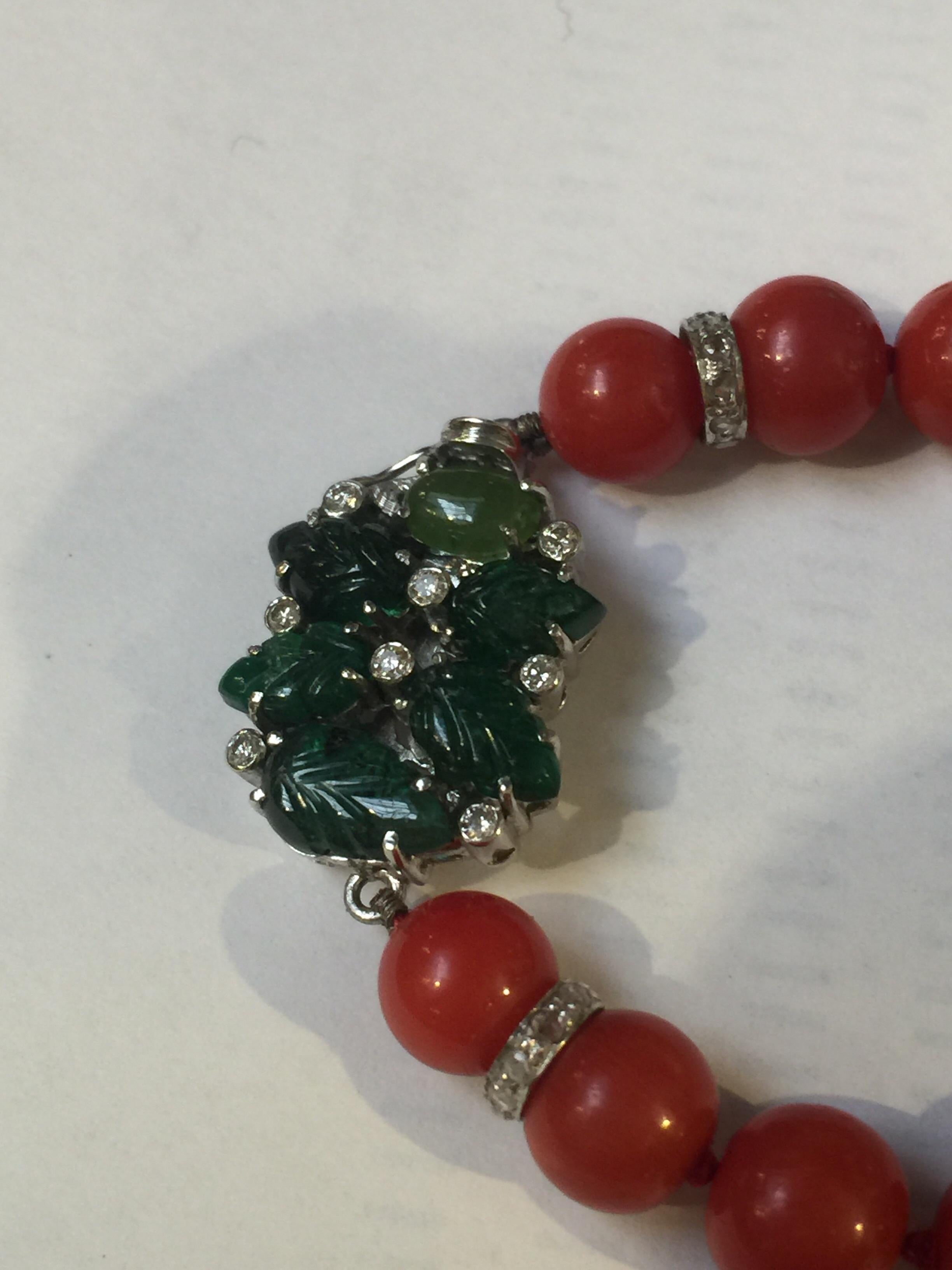 Rote Naturkoralle Perle Diamant Halskette im Angebot 2
