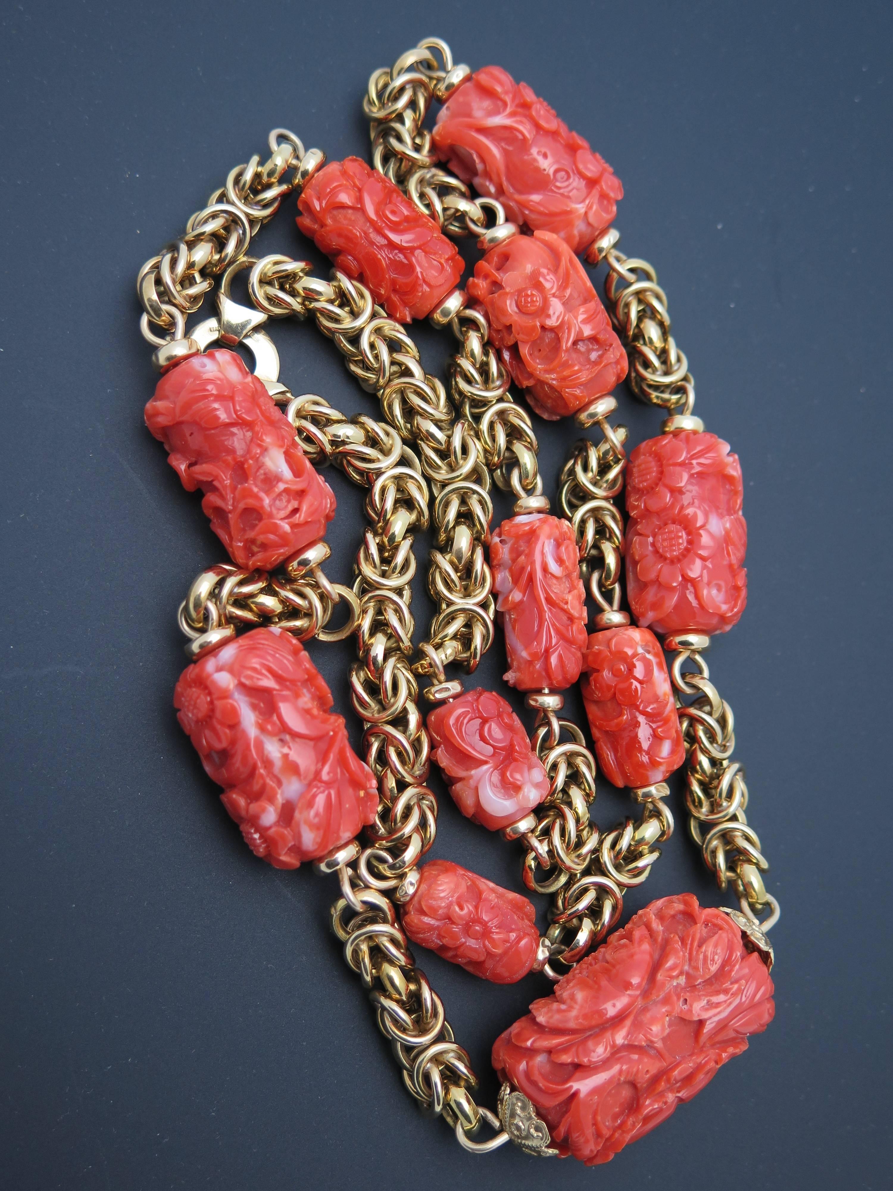 A Bold and Impressive Carved Coral Gold Chain Necklace In Good Condition In Austin, TX
