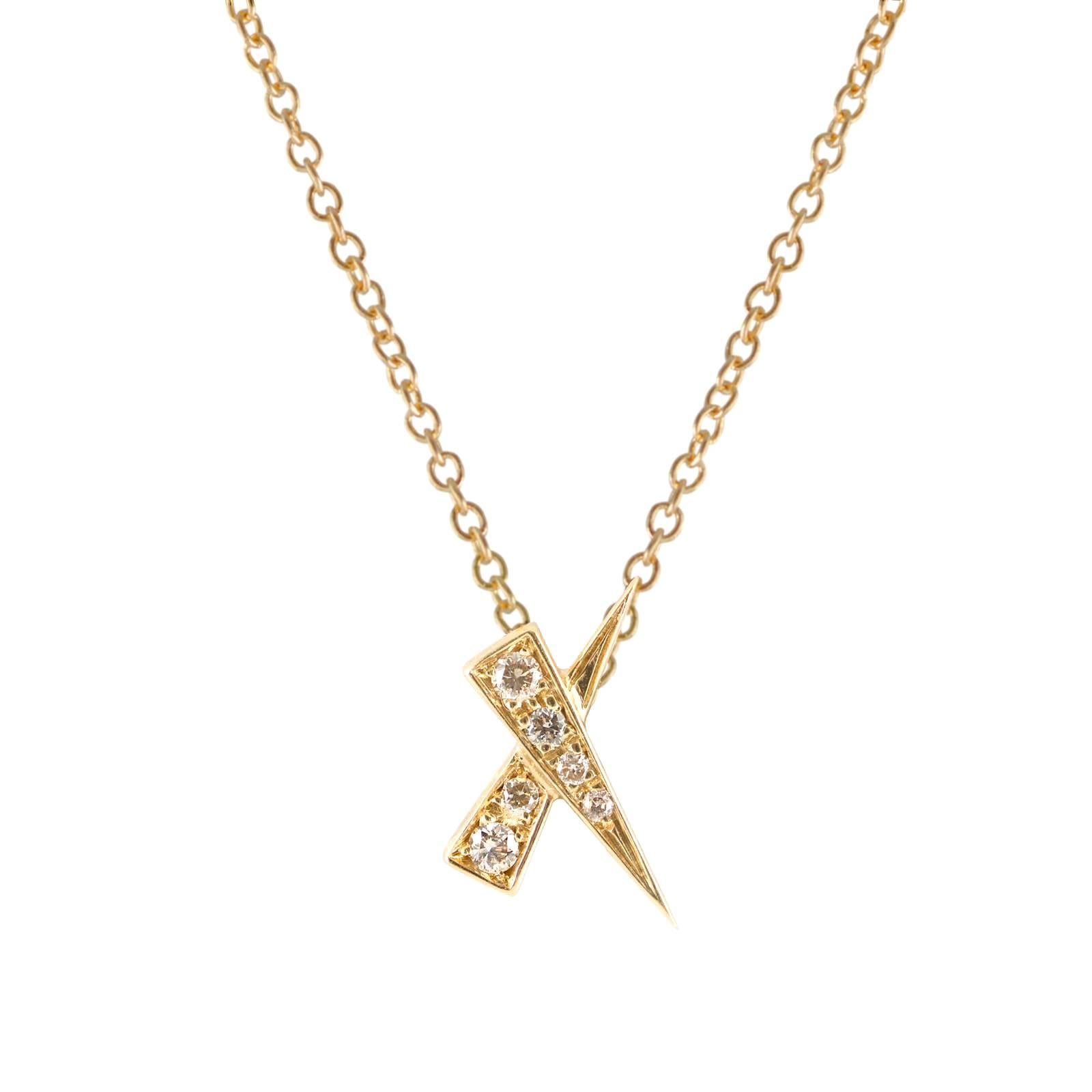 Daou Diamond Pave Kiss Gold Pendant Necklace, Romantic, Love. Modern Kiss Design