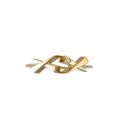 Daou Diamond Ring in 18kt Yellow Gold, Romantic Sentimental Modern Kisses Design
