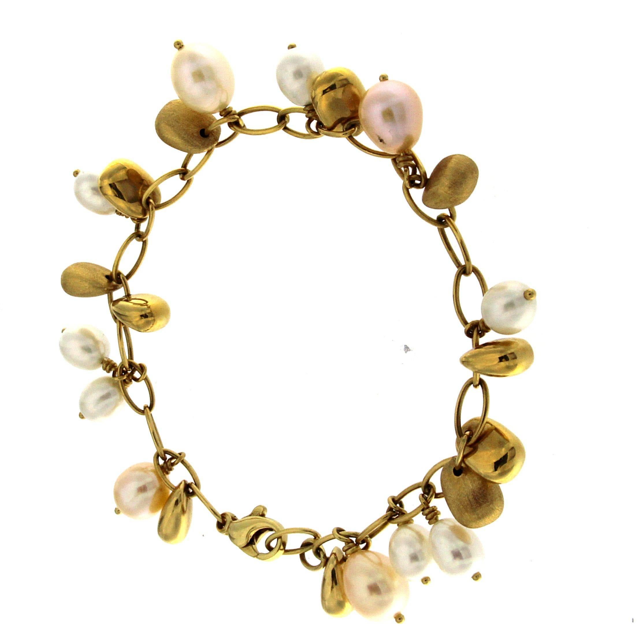 Halskette und Armband aus 18 Karat Gold mit Flussperlen im Angebot