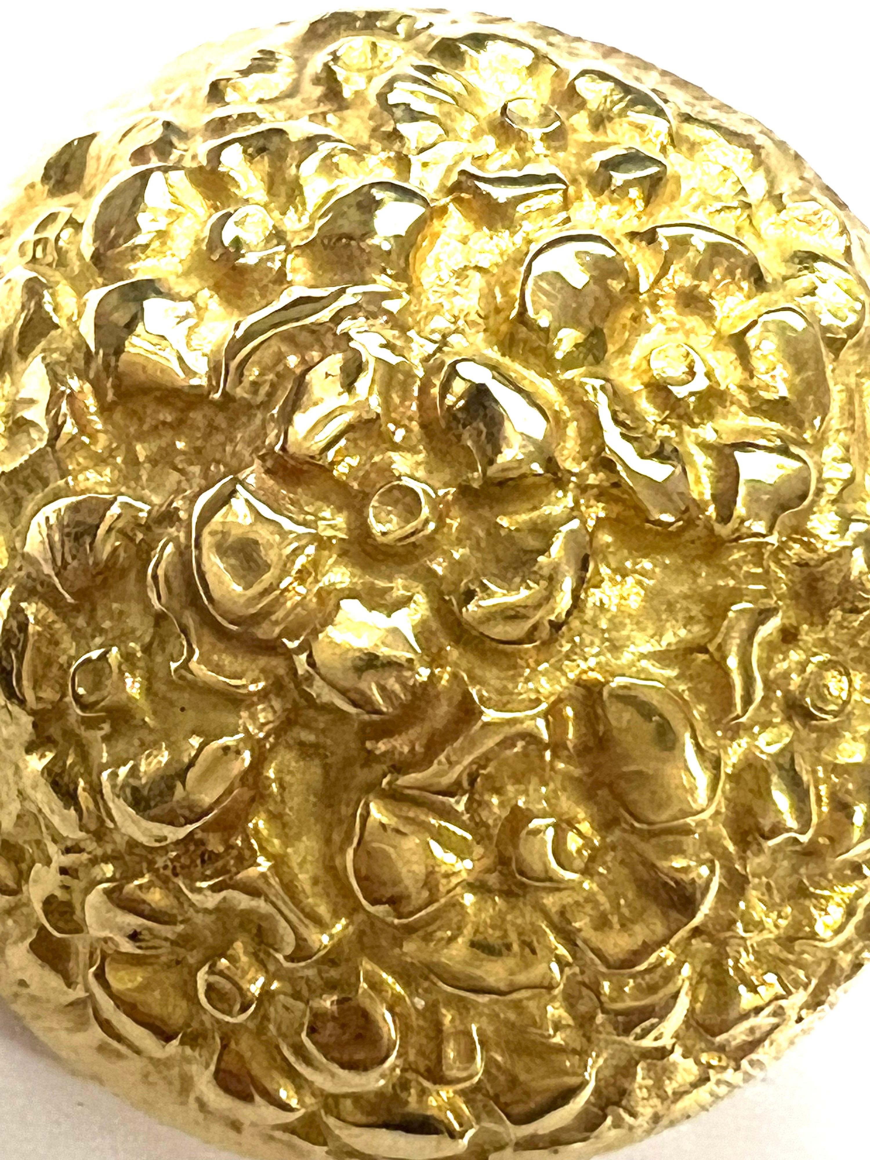 Boucles d'oreilles Chiselled en or jaune 18 carats en vente 1