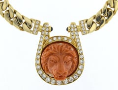 18 Karat Gold Necklace with Lion Coral and Diamonds