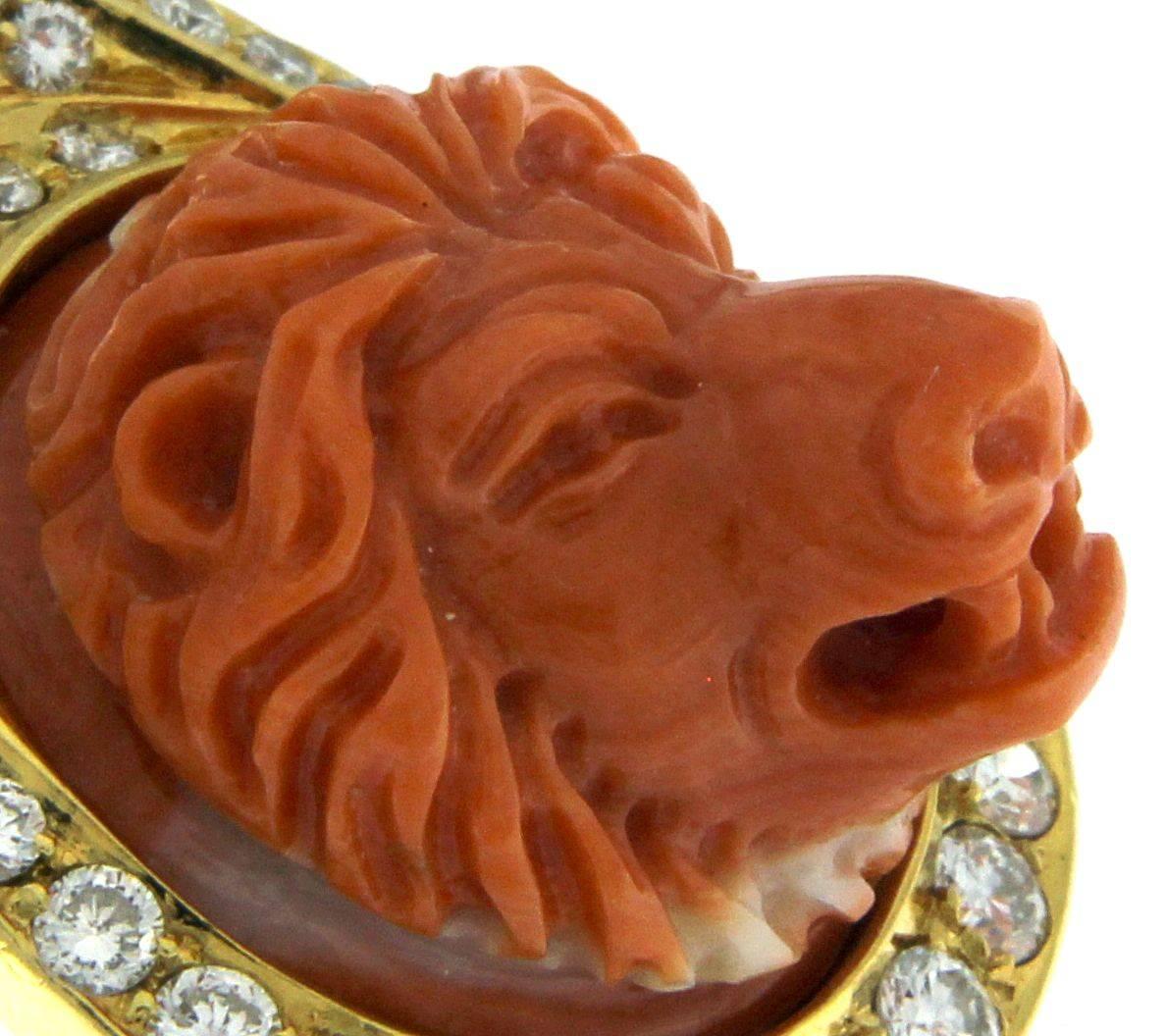 Emerald Cut Lion Coral Central Surrounded by Diamonds in Degradè in a 18 Karat Gold Necklace For Sale