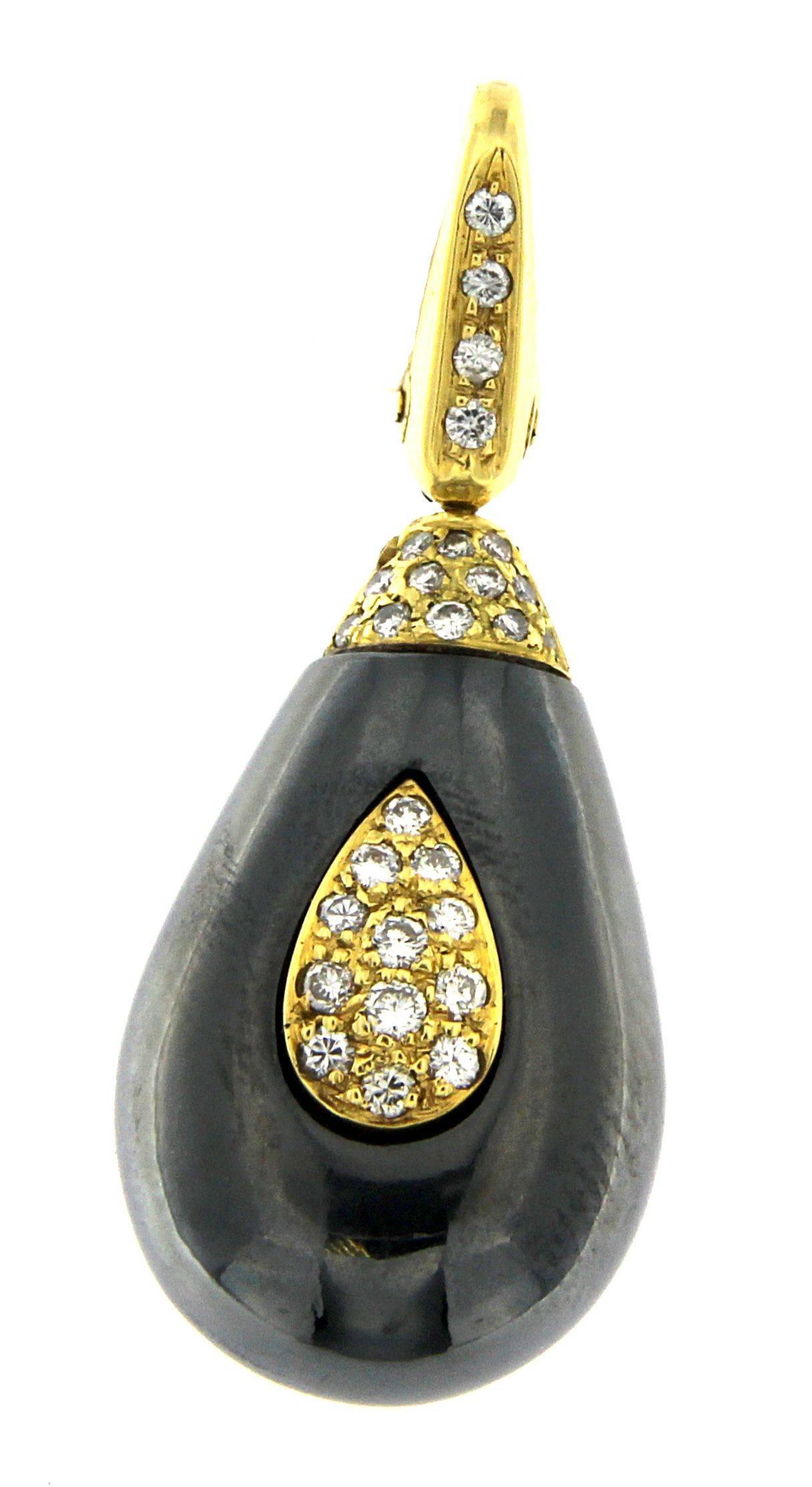 Brilliant Cut Hematite Beads Necklace in 18 Karat Gold and White Diamonds For Sale