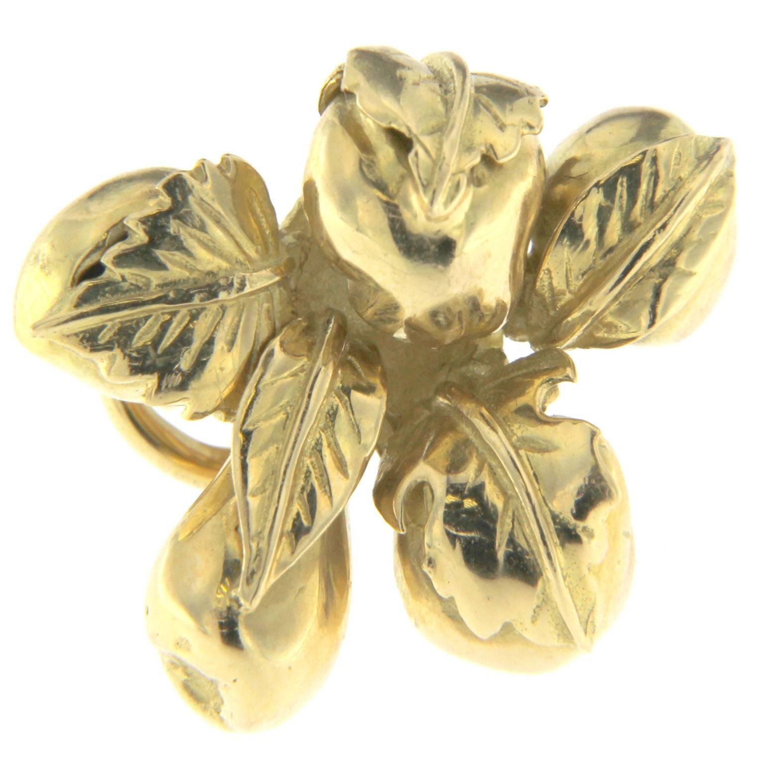 Pair of Earrings: Still Life Fruits in 18 Karat Yellow Gold For Sale 1