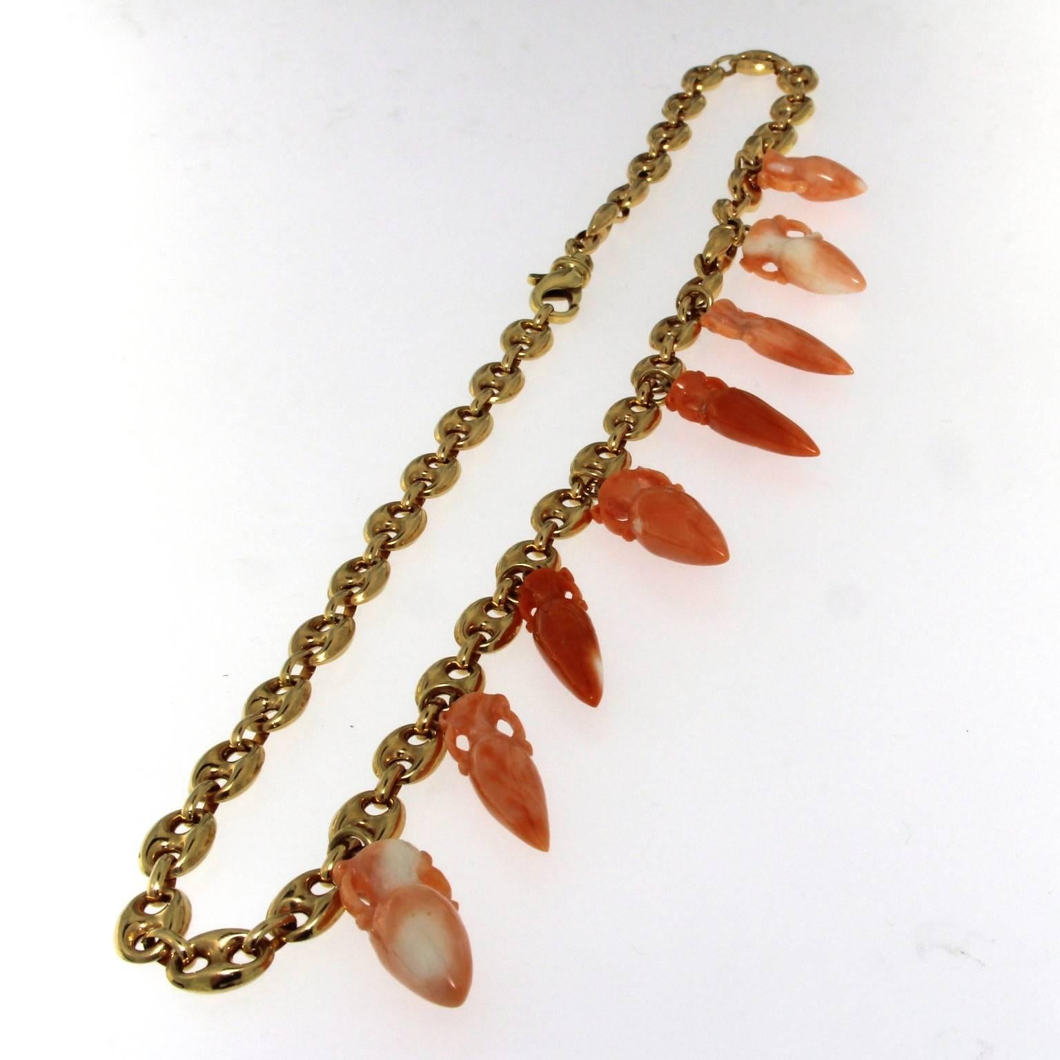 18 Karat Gold Necklace and Peau d' Ange Coral Amphoras In New Condition For Sale In Milano, Lombardia