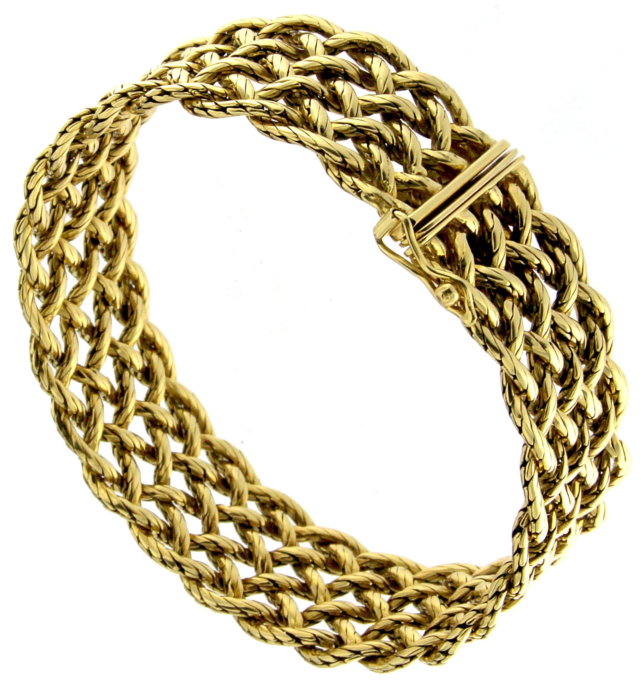 Medium size mesh bracelet in yellow gold
8 wires 18 KT GOLD mm. 20 linear with ratchet closure with  