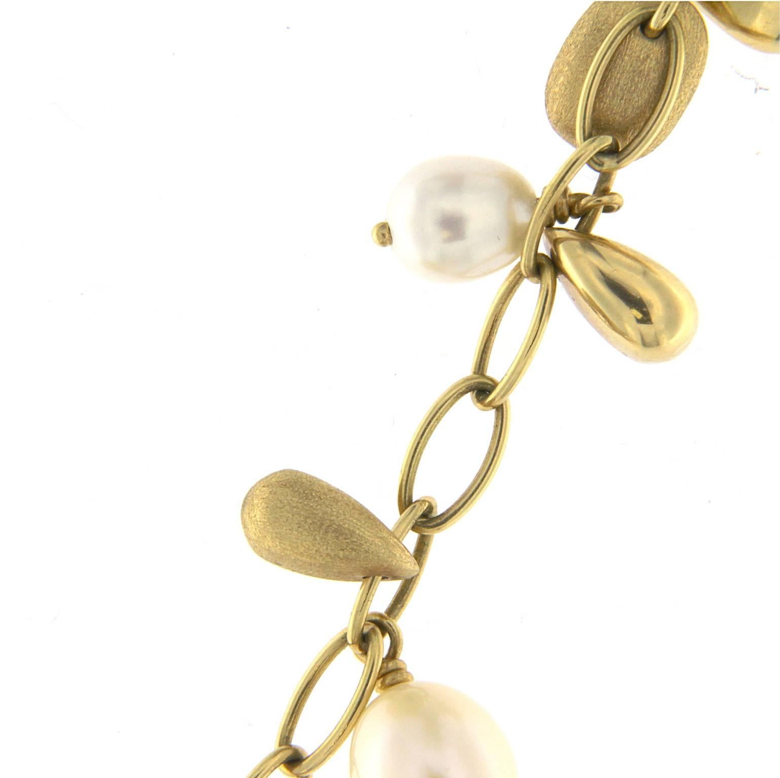 Set Necklace and Bracelet in 18 Karat Gold with River Pearls In New Condition For Sale In Milano, Lombardia