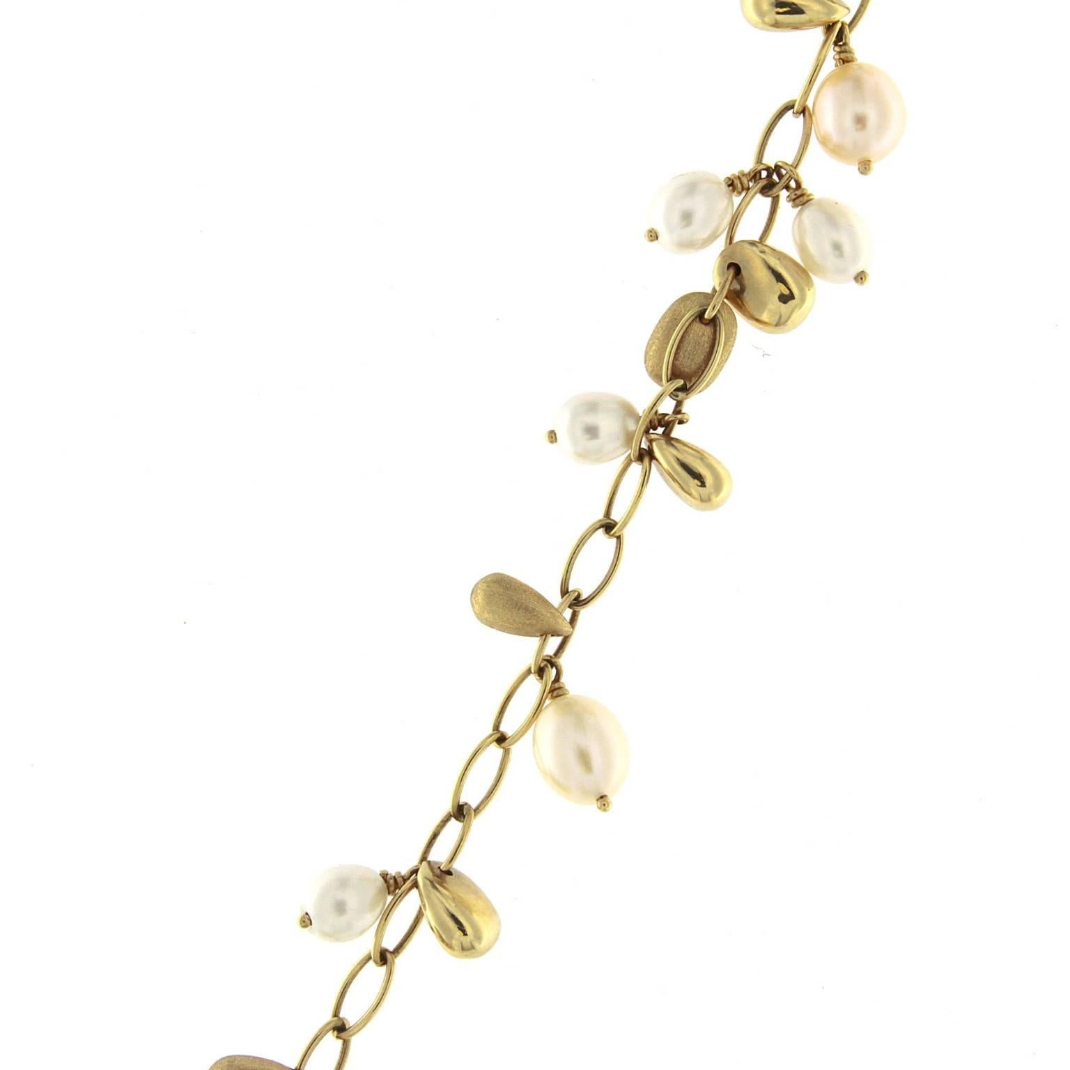 Women's Set Necklace and Bracelet in 18 Karat Gold with River Pearls For Sale