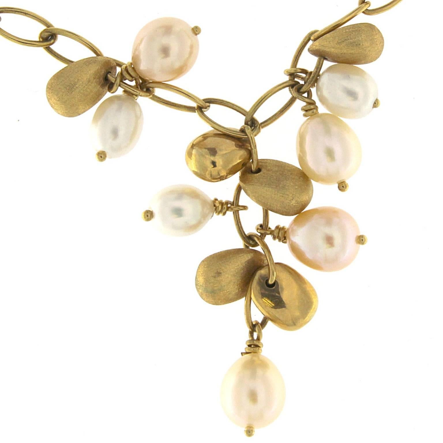 Set Necklace and Bracelet in 18 Karat Gold with River Pearls For Sale 2