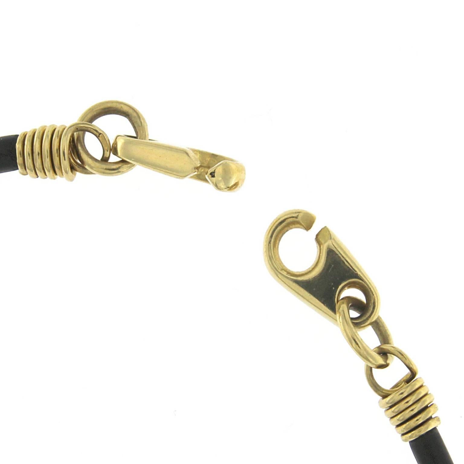 Rubber Cord with Lobster Clasp in Yellow Gold In New Condition In Milano, Lombardia