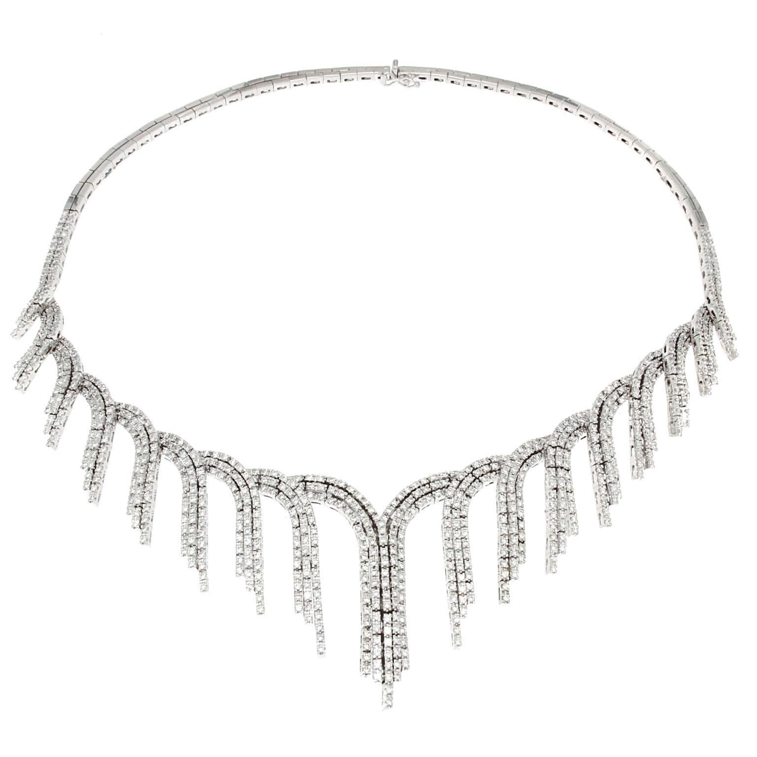 Collier paon en or blanc 18 carats et diamants blancs de la collection