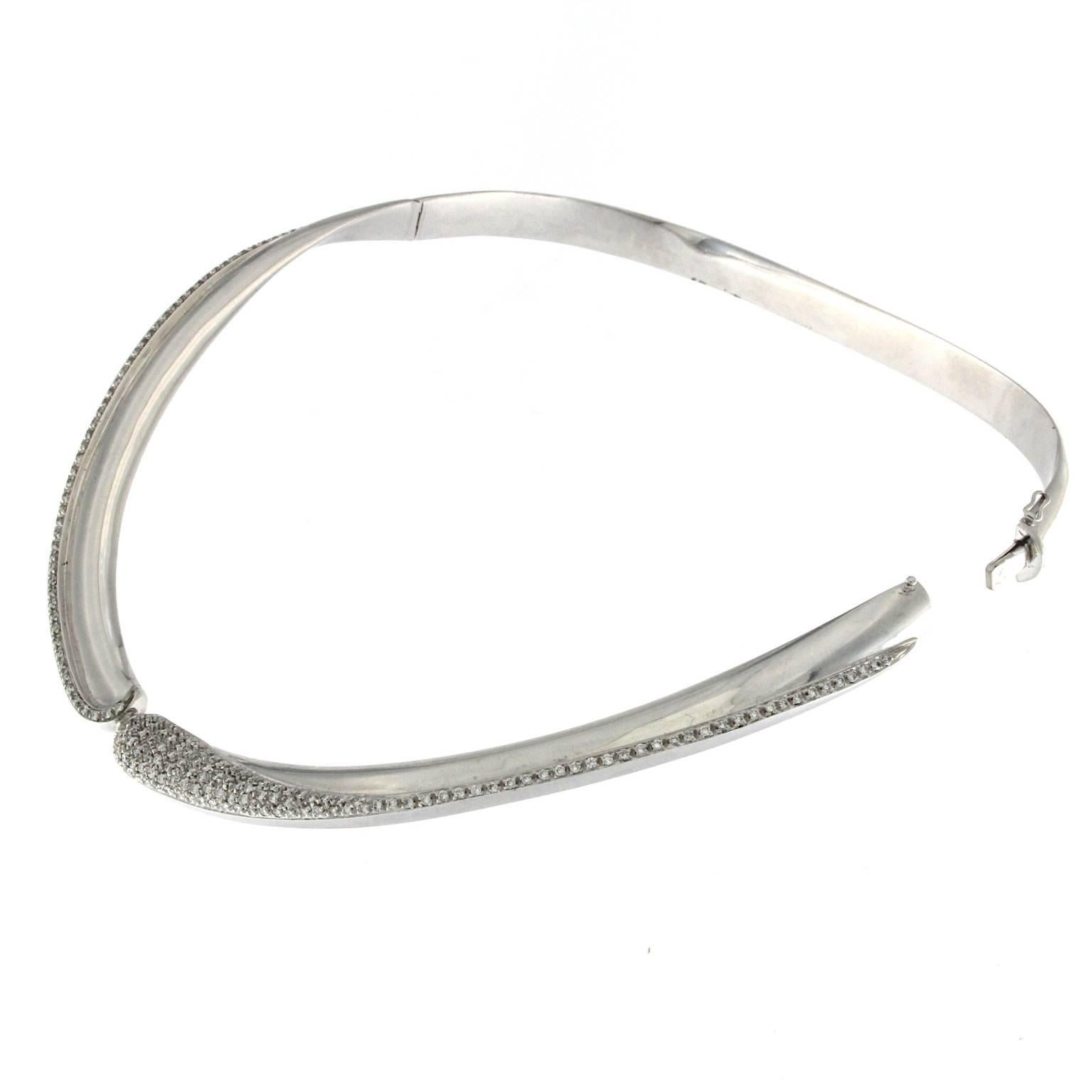 Taglio brillante Collana rigida in oro bianco della Collection'S in vendita