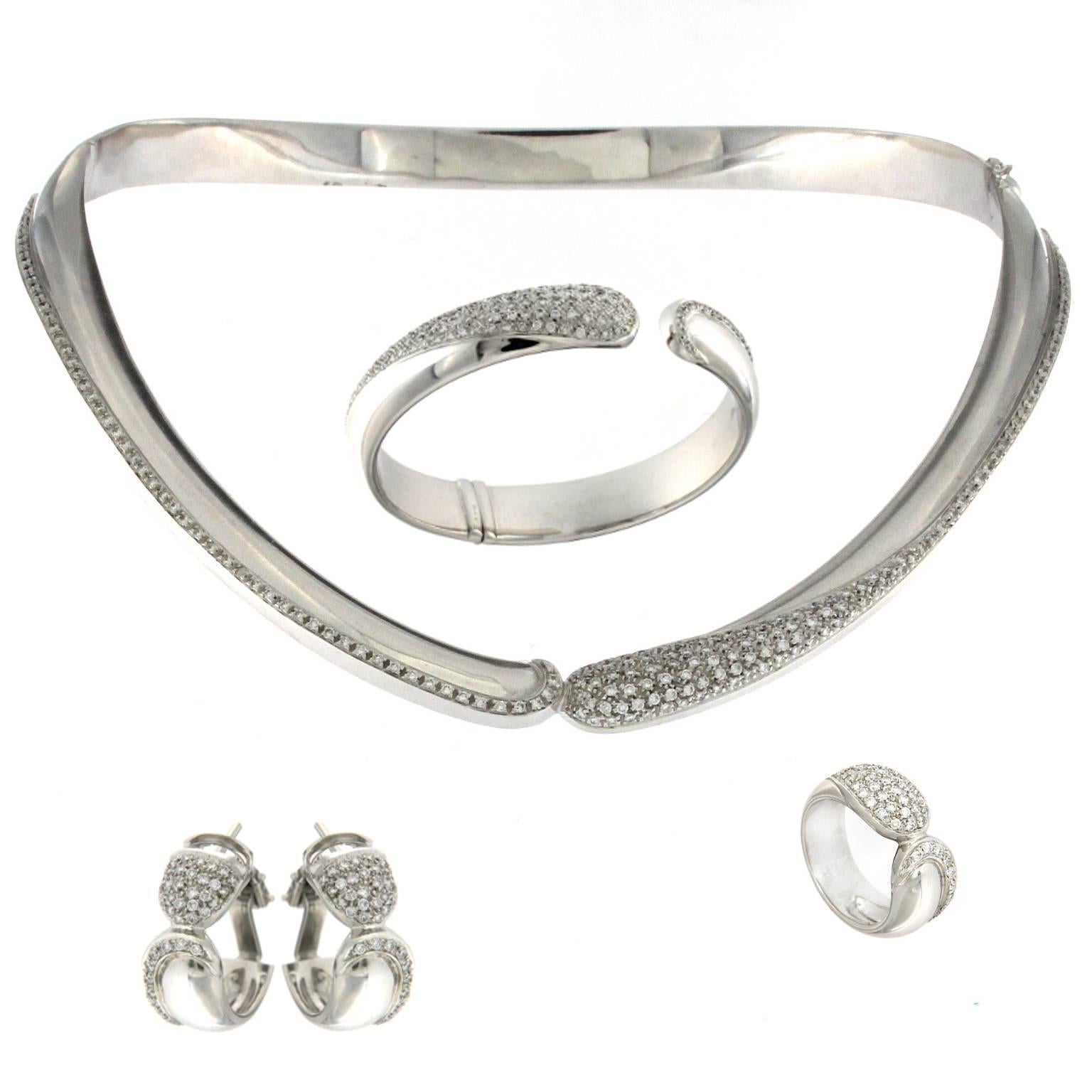 Collana rigida in oro bianco della Collection'S In condizioni Nuovo in vendita a Milano, Lombardia