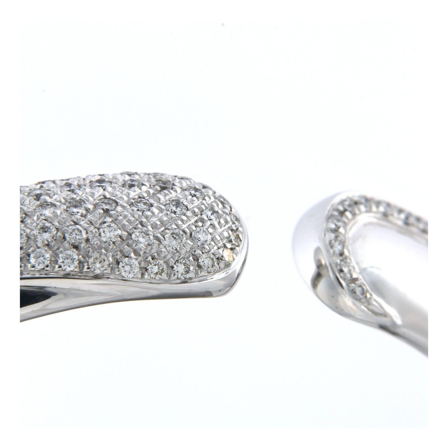 Brilliant Cut White Gold Bracelet with Diamonds from the Comma Collection For Sale
