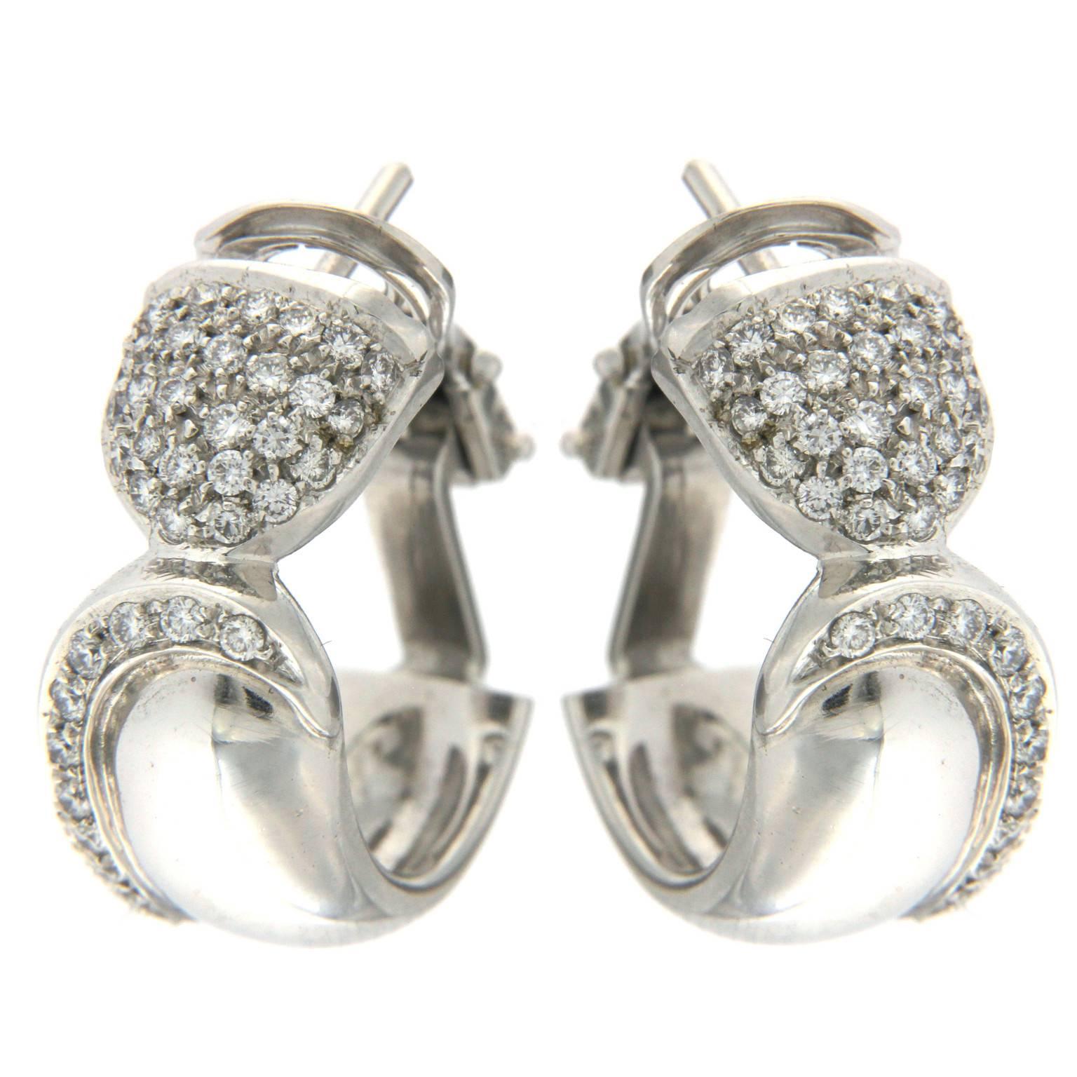 Boucles d'oreilles en or blanc 18 carats et diamants en vente