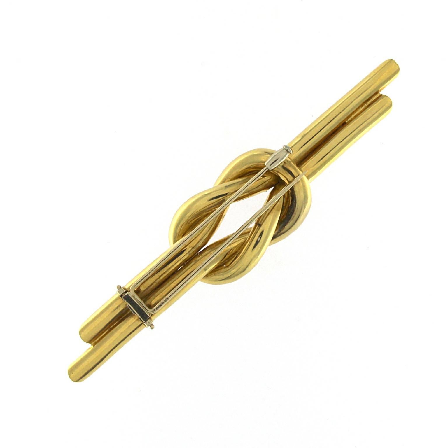 Double Chiseled Knot Brooch from the Roserosse Collection In New Condition For Sale In Milano, Lombardia