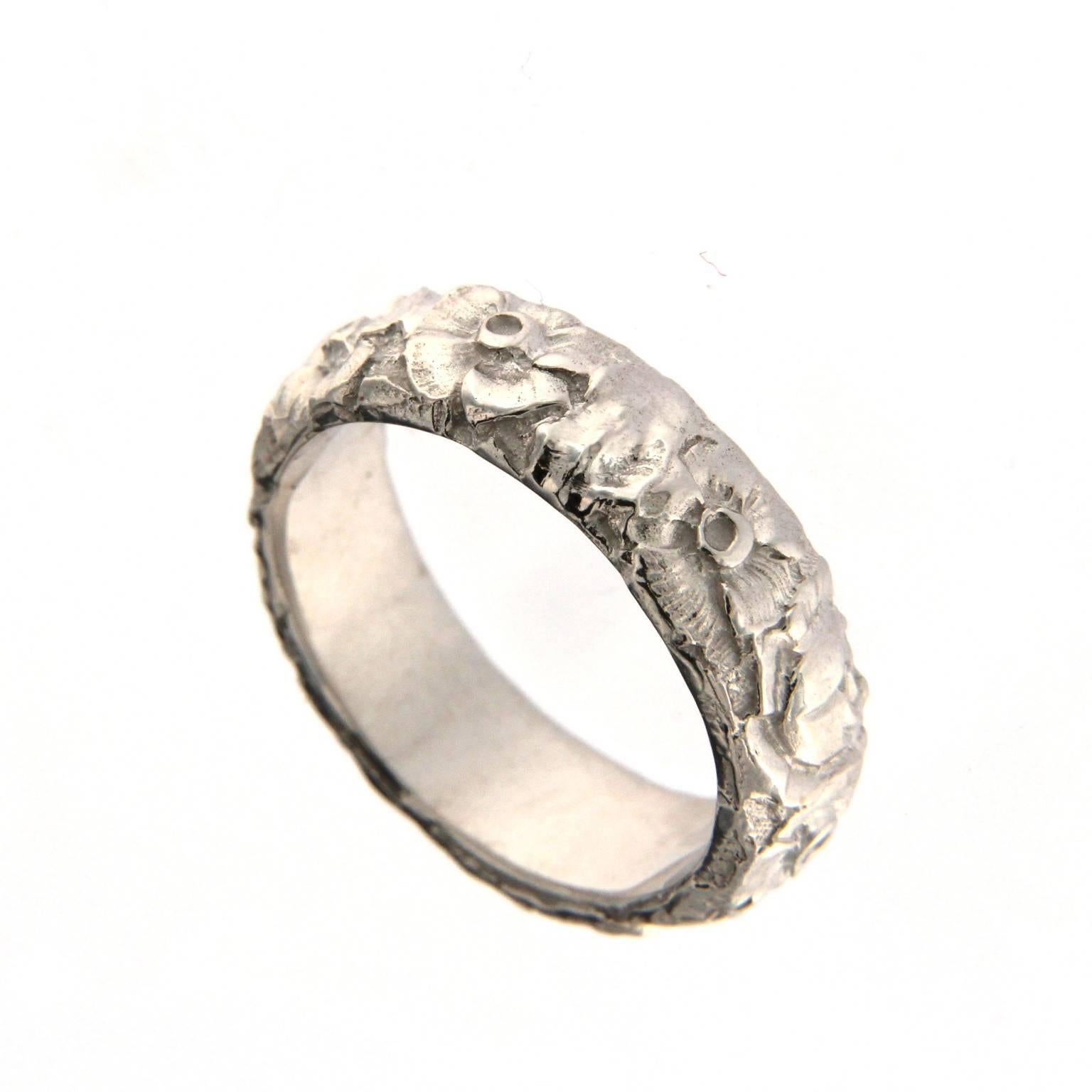 Chiseled White Gold Ring 18 Karat For Sale