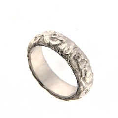 Vintage Chiseled White Gold Ring 18 Karat