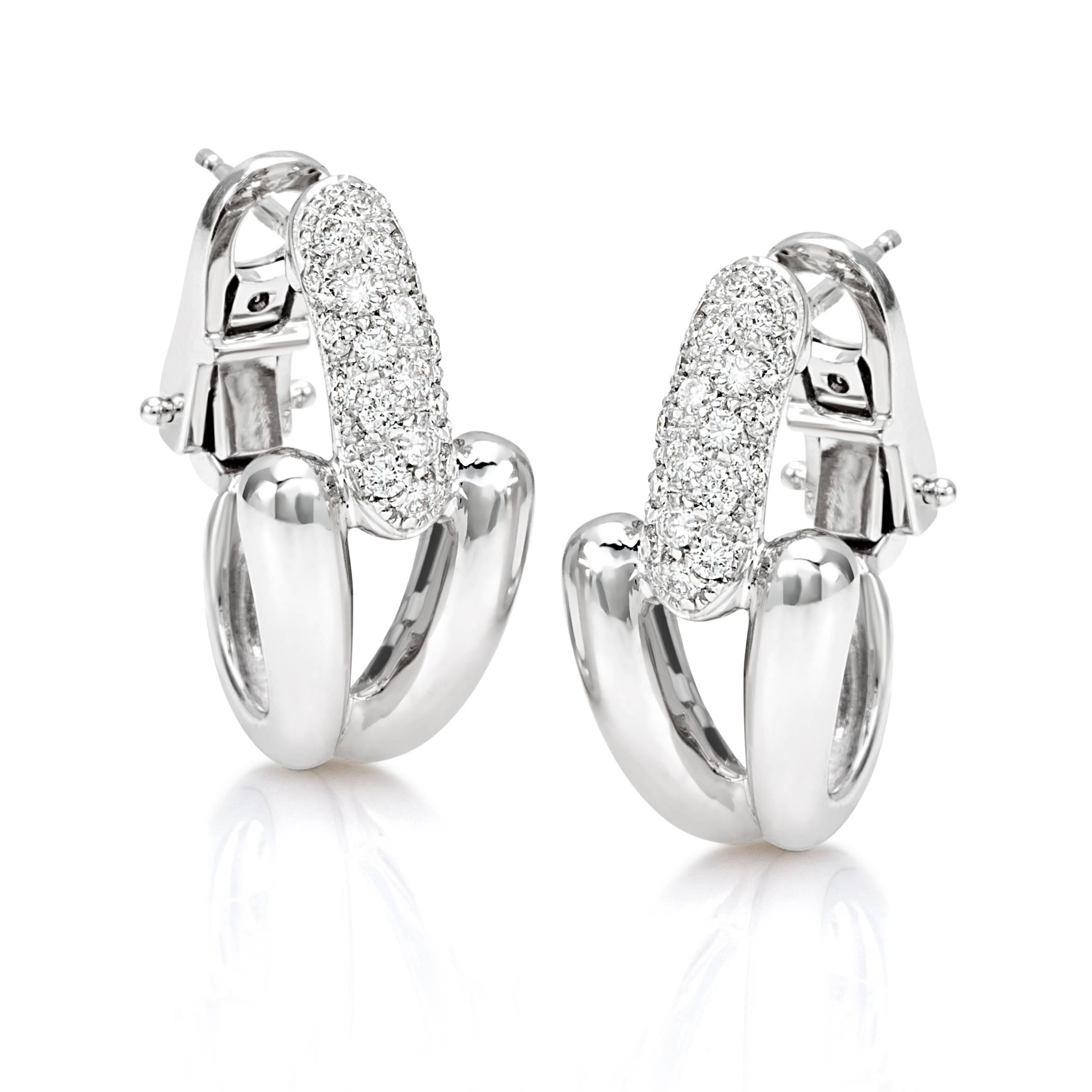 Roberta collection pair of earrigns in 18 kt  white gold and white diamonds 
The newest and more popular collection of his year

the total weight of the gold is  gr 10.80
the total weight of the white diamonds is ct 0.58 - color GH clarity