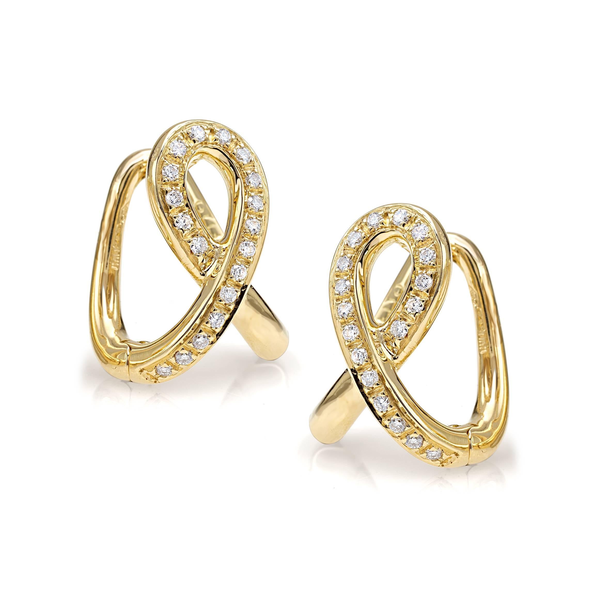 Essence earrings in 18 kt  white gold and white diamonds 
This classic collection in Micheletto tradition

the total weight of the gold is  gr 13.90
the total weight of the white diamonds is ct 0.36 - color GH clarity VVS1

STAMP: 10 MI ITALY