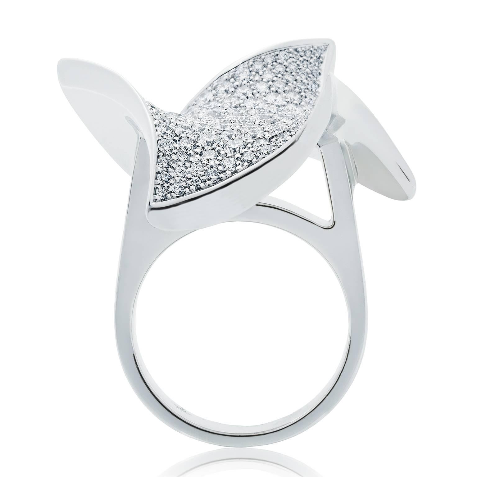 Towe Norlen Mantaray 2.33 Carat Contemporary Diamond Cocktail Ring For Sale 2