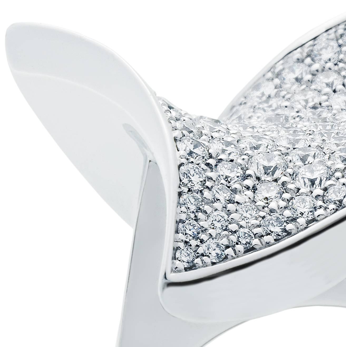 Towe Norlen Mantaray 2.33 Carat Contemporary Diamond Cocktail Ring For Sale 3