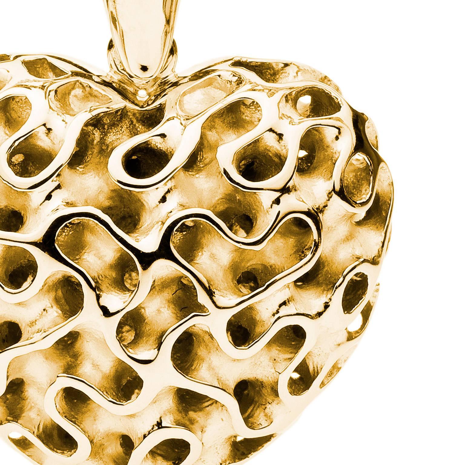 Towe Norlen Silk Heart Open-Work Yellow Gold Pendant For Sale 1
