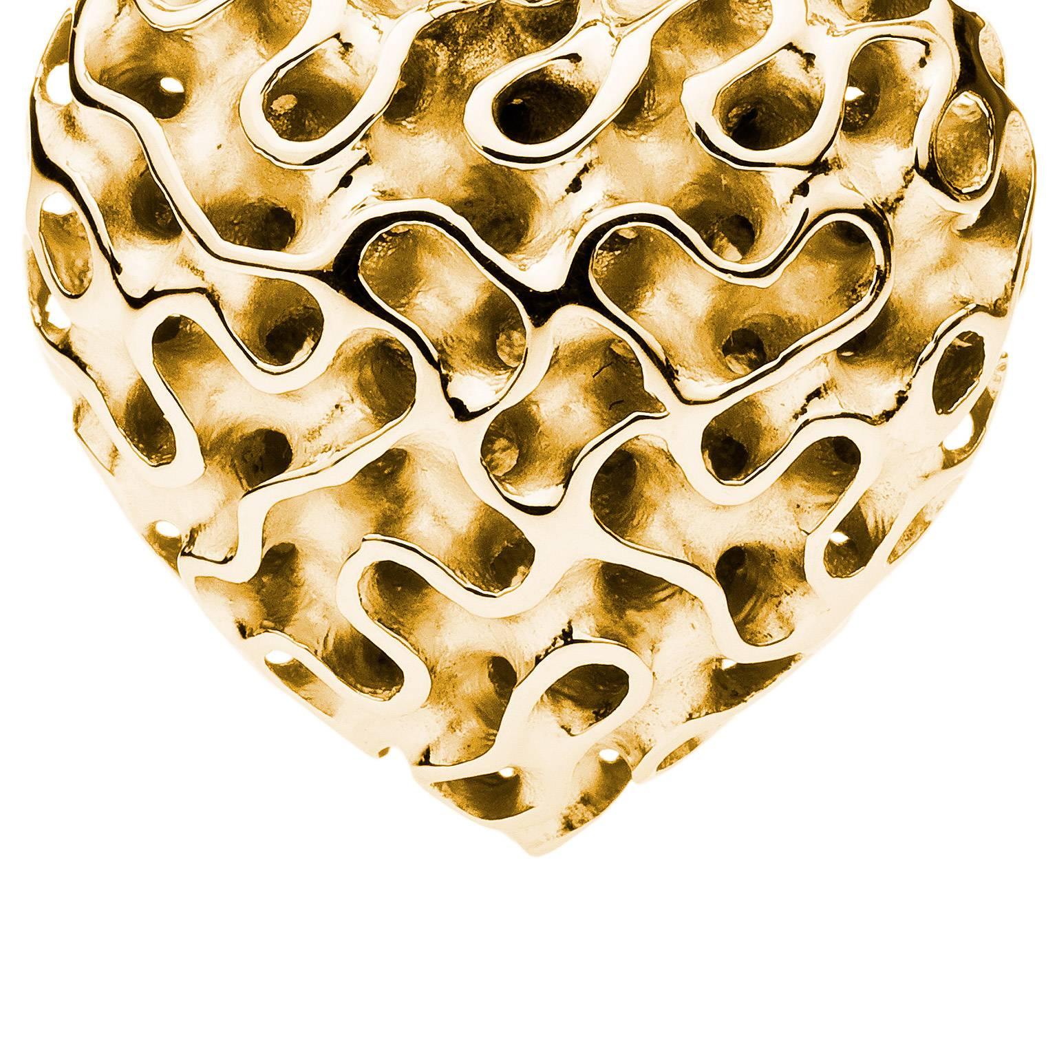 Towe Norlen Silk Heart Open-Work Yellow Gold Pendant For Sale 3