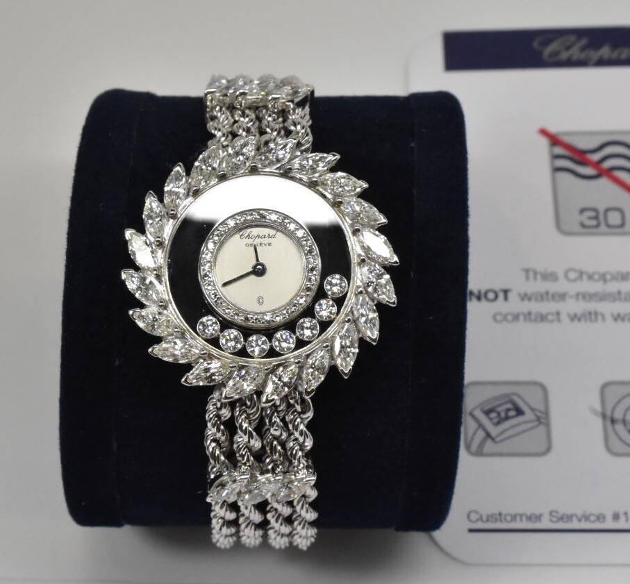Contemporary Chopard Ladies White Gold Happy Diamonds Quartz Wristwatch