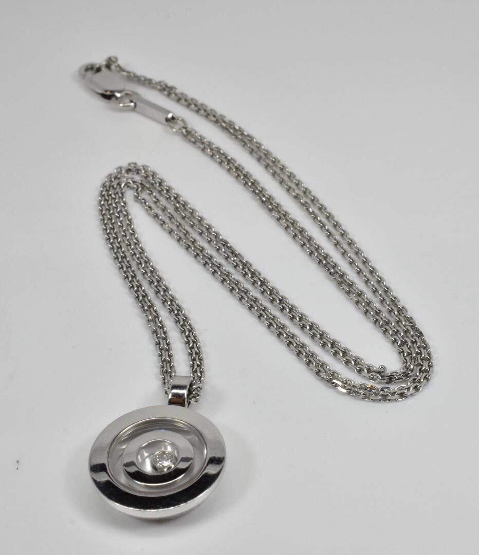 Round Cut Chopard Happy Spirit Necklace For Sale