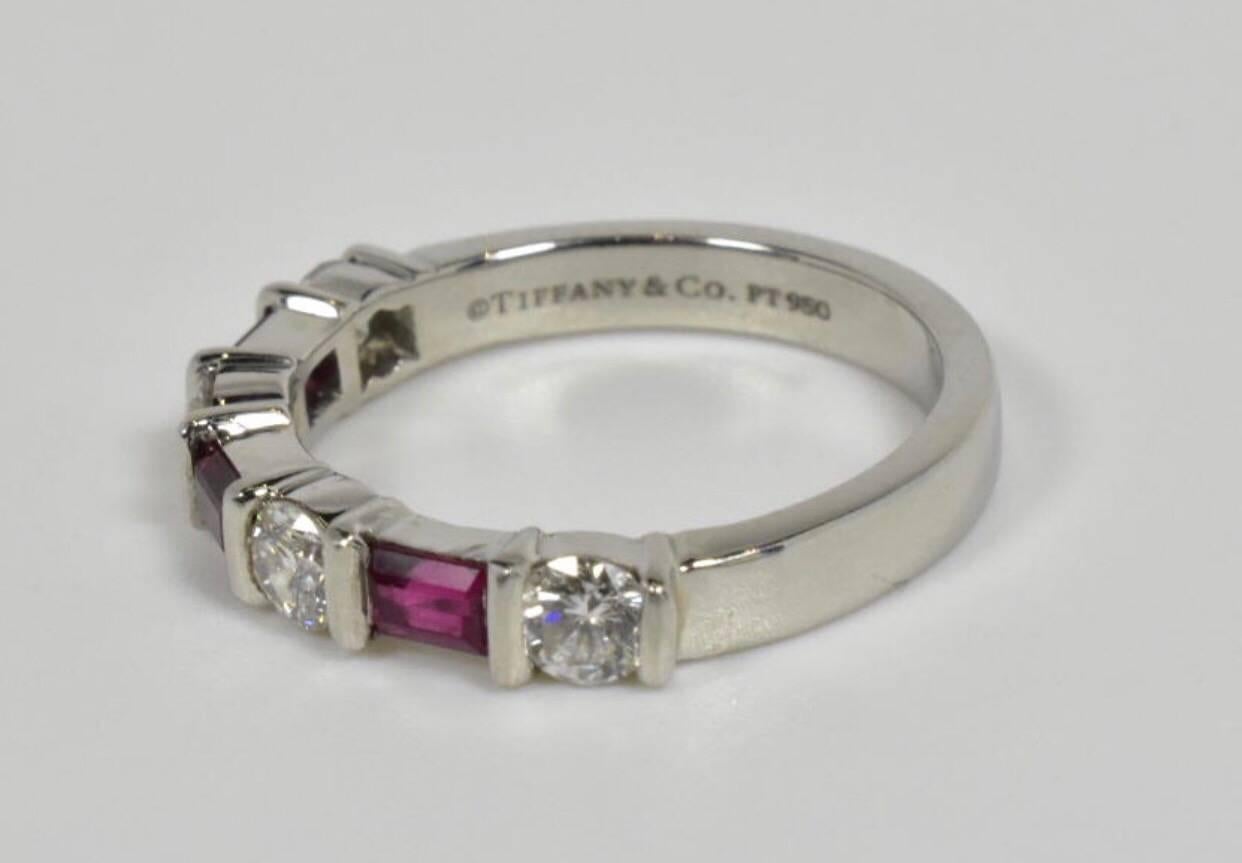 Tiffany & Co. Ruby and Diamond Platinum Ring In Good Condition In London, GB