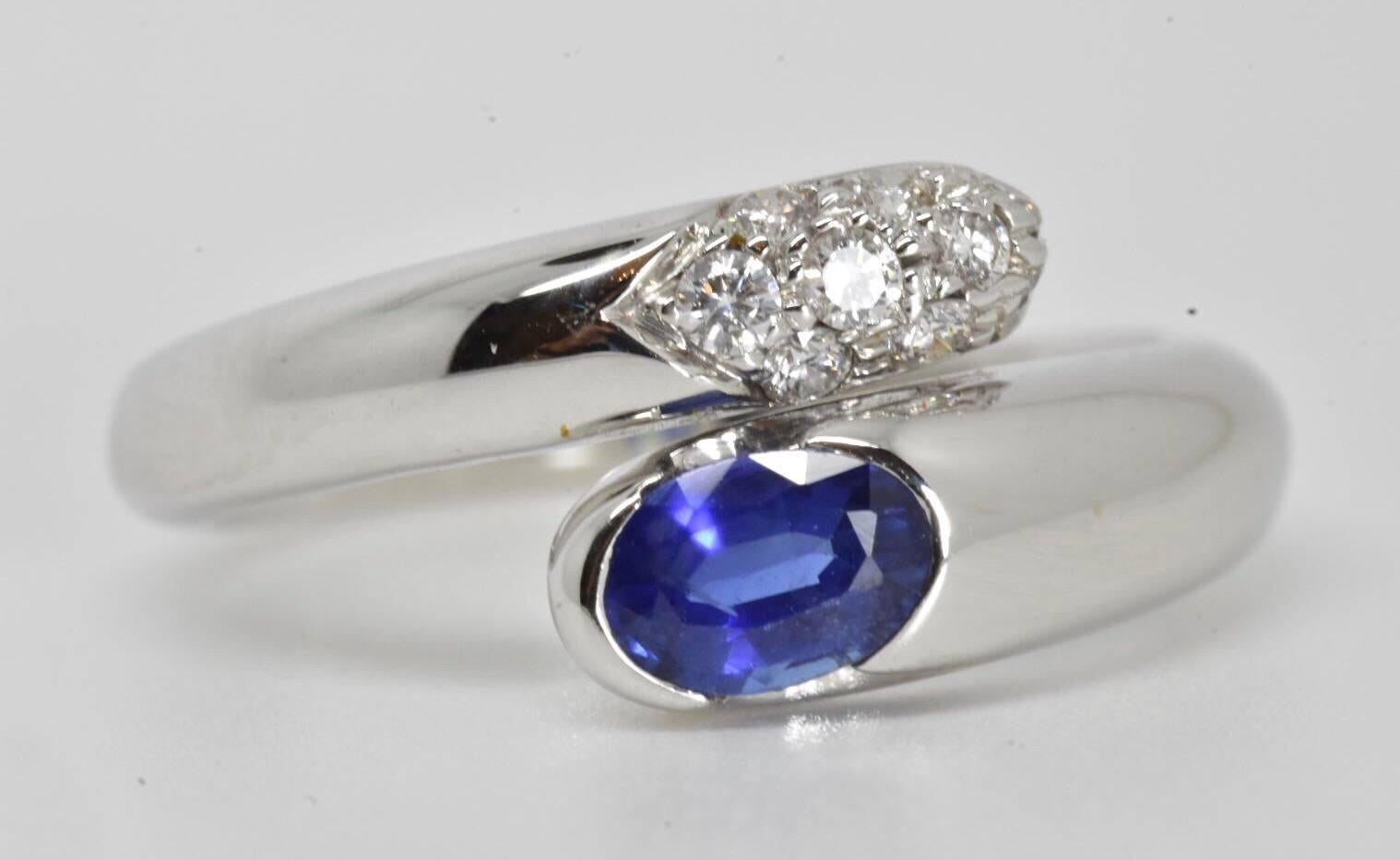 Bulgari Bypass Sapphire and Diamond Ring In Good Condition For Sale In London, GB