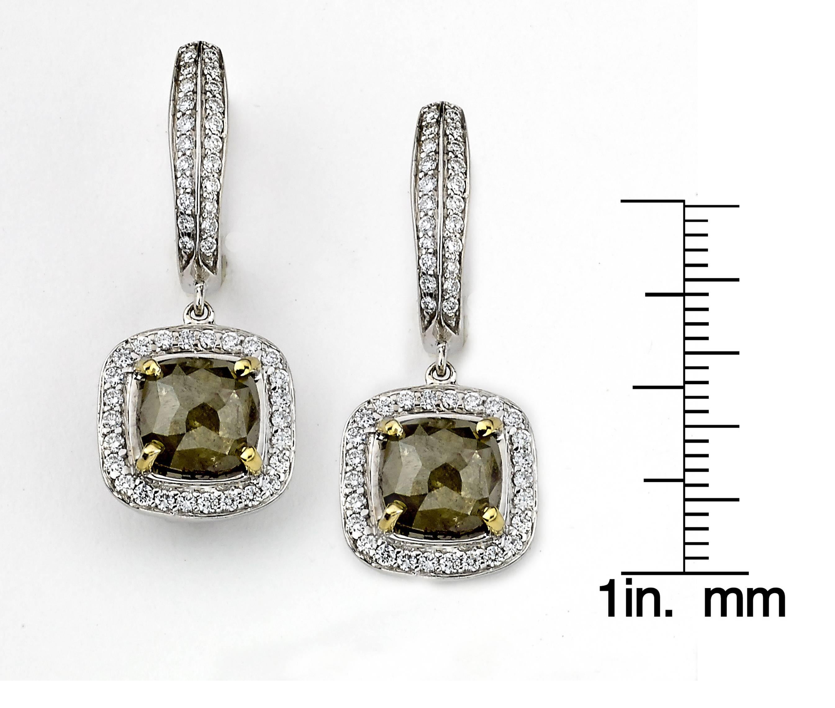 Rough Green Diamond Dangle Drop Earrings In New Condition In New York, NY