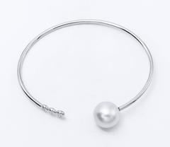 South Sea Pearl Three Diamonds Bangle Bracelet 0.10 Carats 18K White Gold