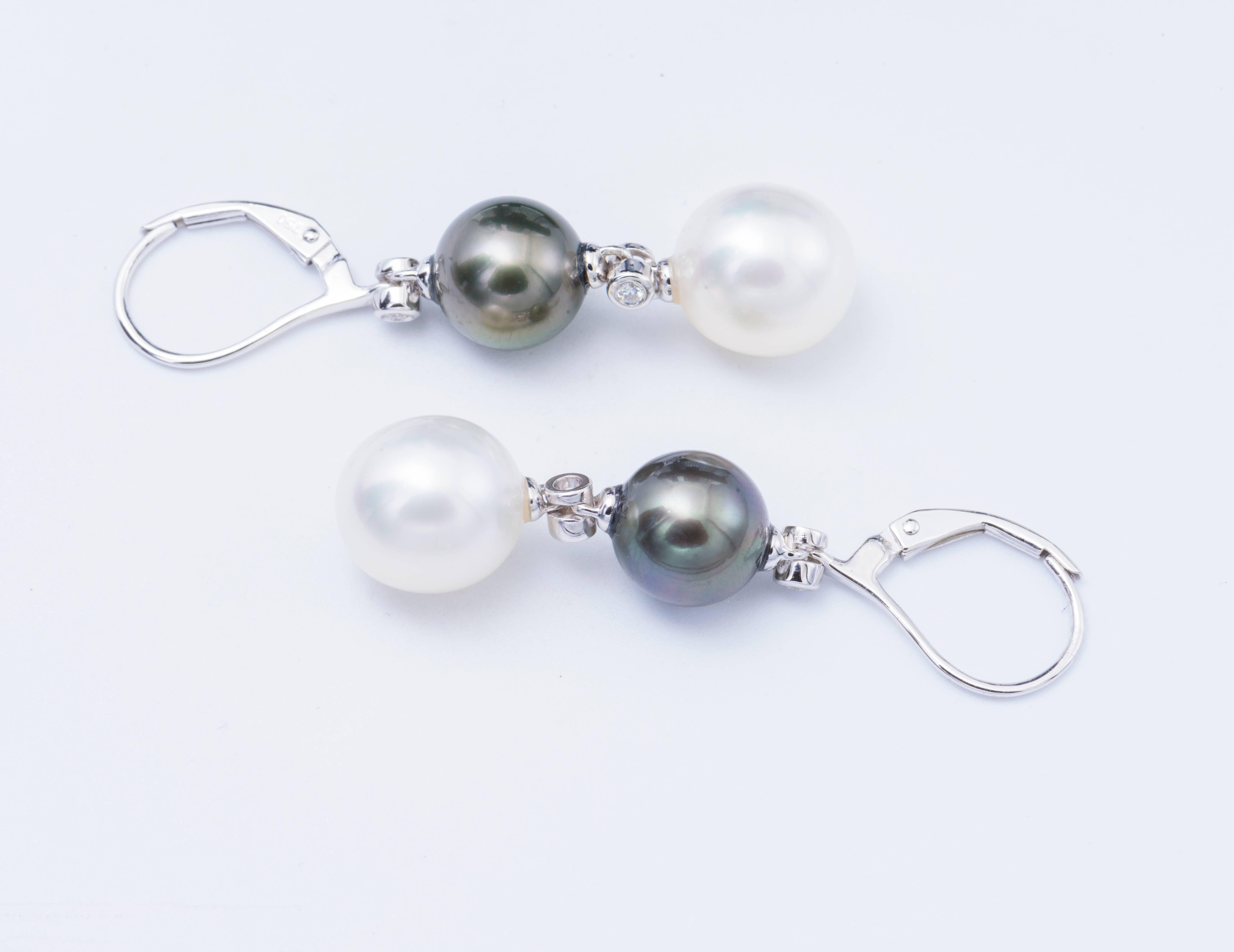 South Sea and Tahitian Pearl: 8-10 mm each
18K white gold 
0.06 Cts. Diamonds