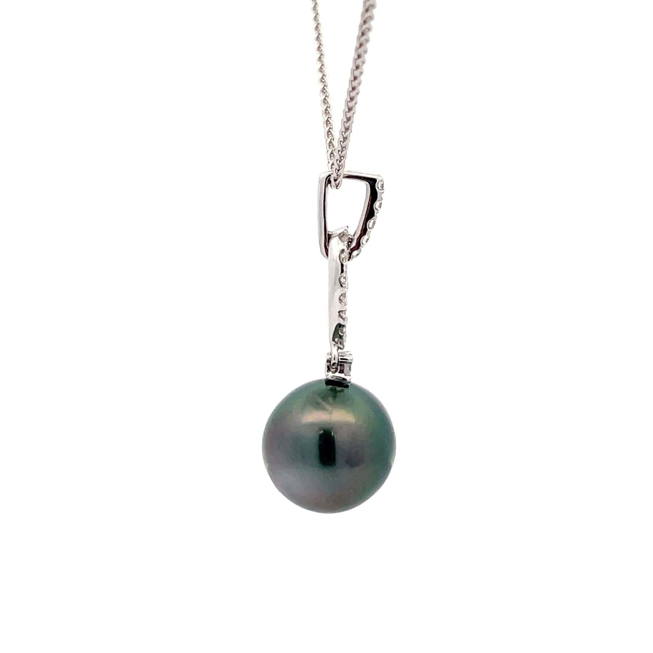 Tahitian Pearl and Diamond Pendant In New Condition For Sale In New York, NY