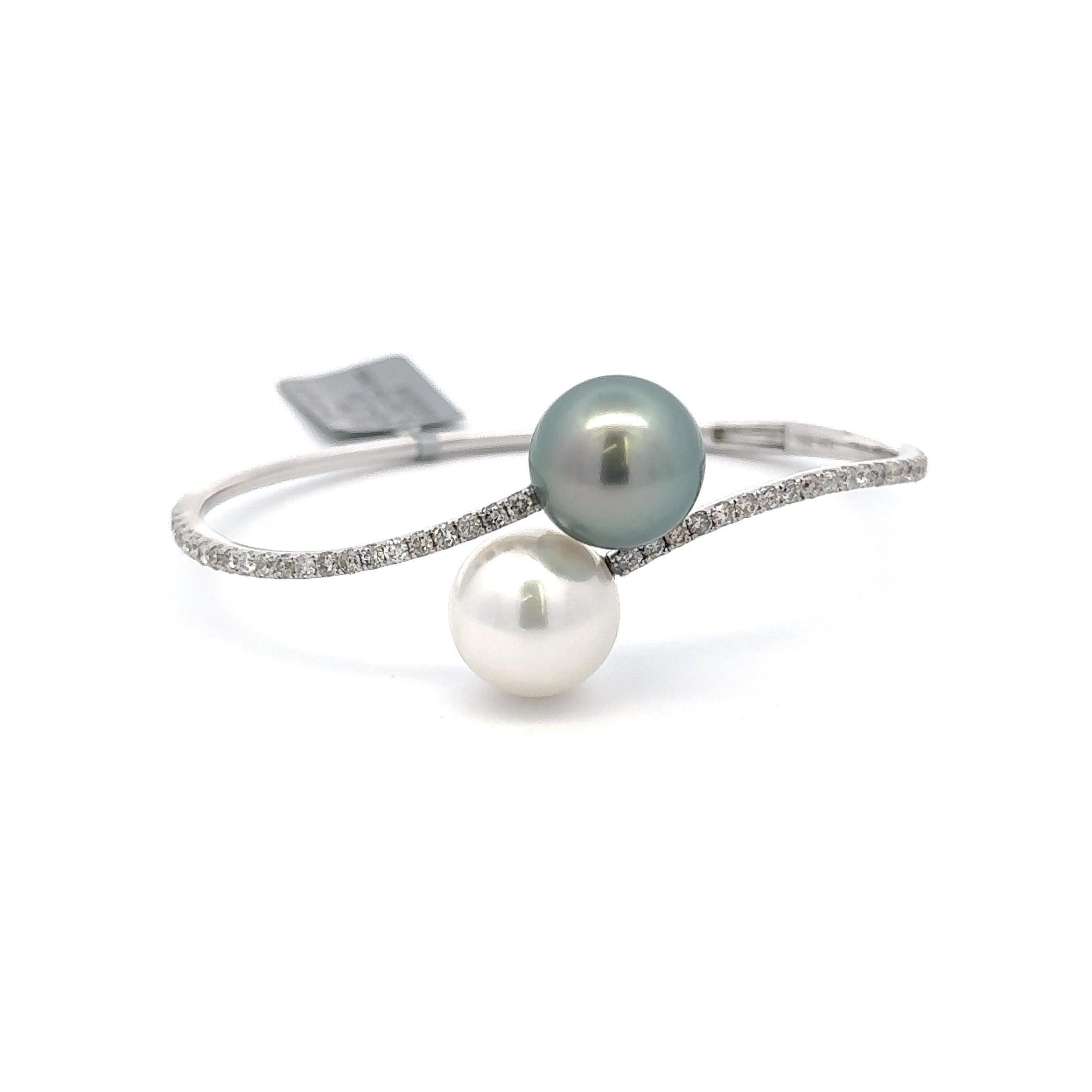 South Sea Pearl & Tahitian Diamond Bypass Bangle Bracelet 1.03 CTTW 12-13MM 18KT In New Condition For Sale In New York, NY