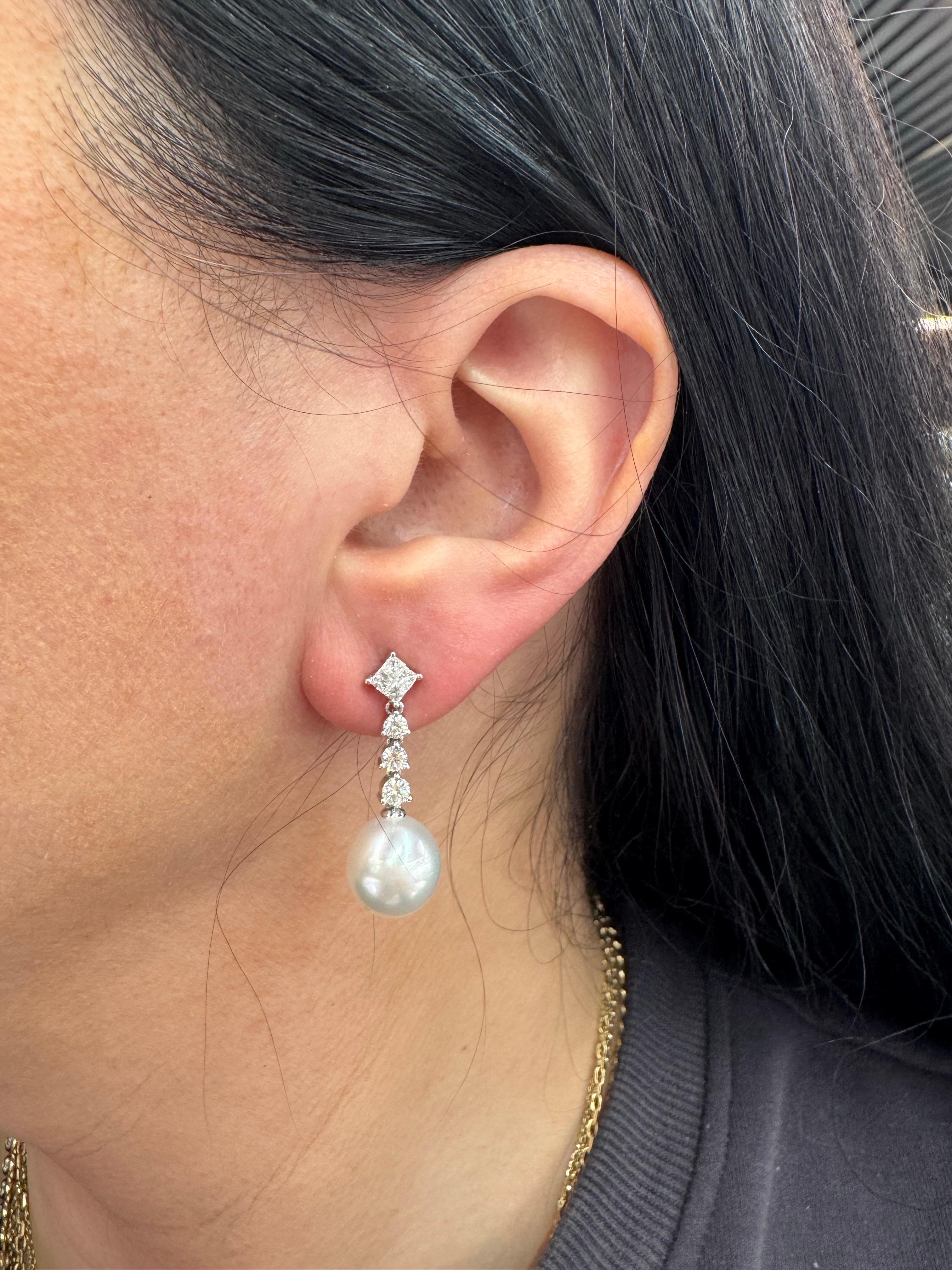 Contemporaneo Orecchini con perle dei mari del sud e diamanti 1,13 carati in oro bianco 18 carati 11-12 mm in vendita