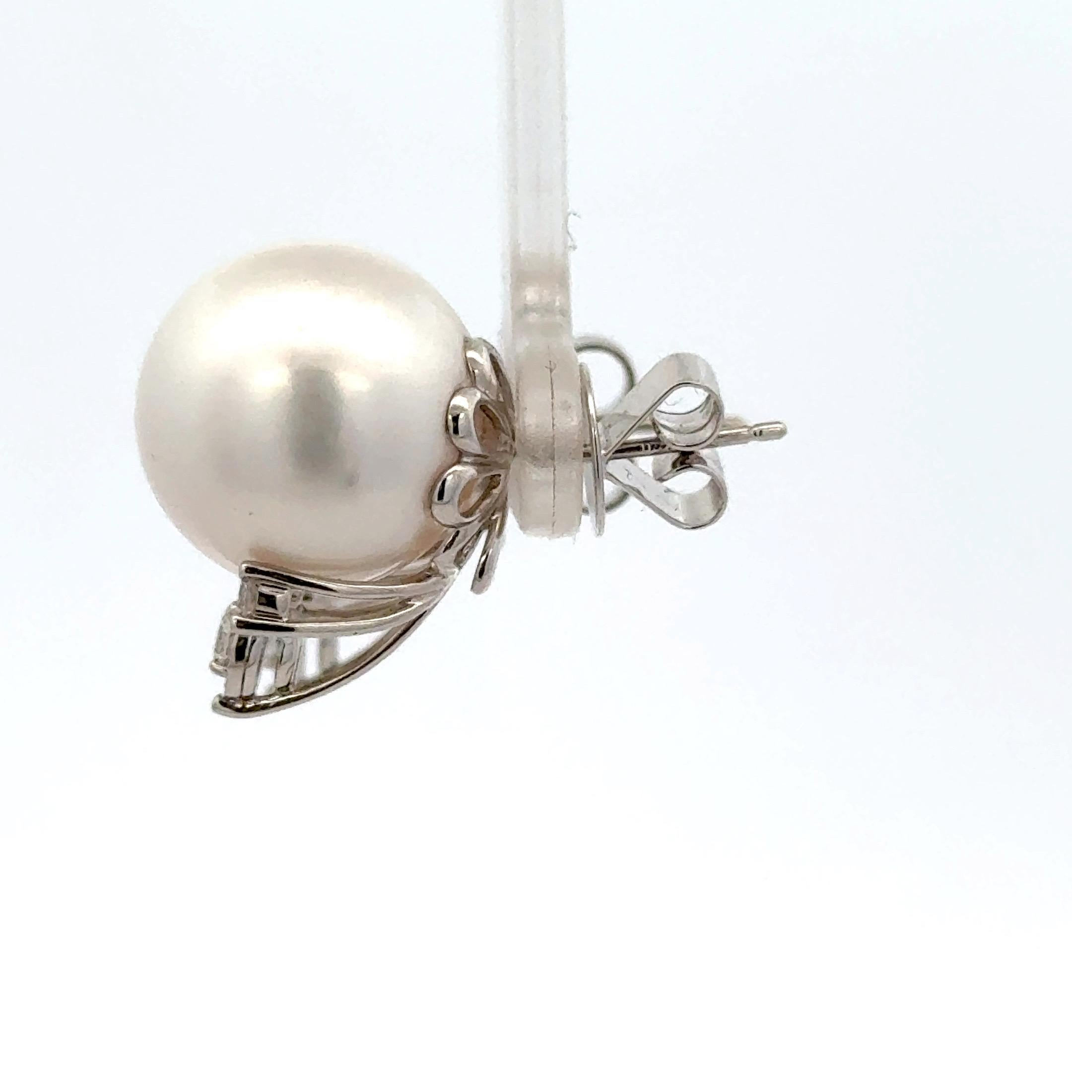 Round Cut South Sea Pearl Diamond Stud Earrings 0.34 Carat 18 Karat White Gold For Sale