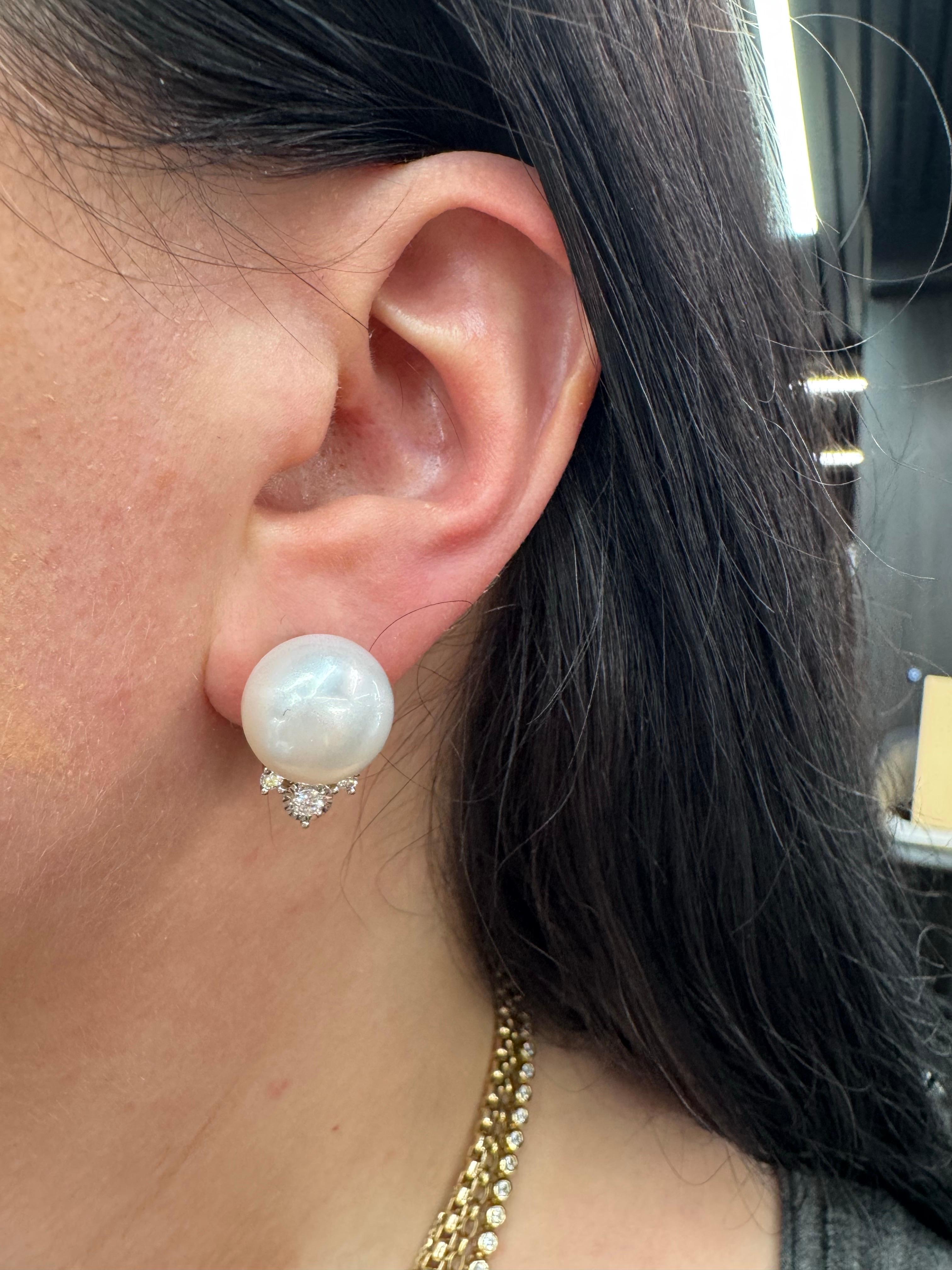 South Sea Pearl Diamond Stud Earrings 0.34 Carat 18 Karat White Gold For Sale 2