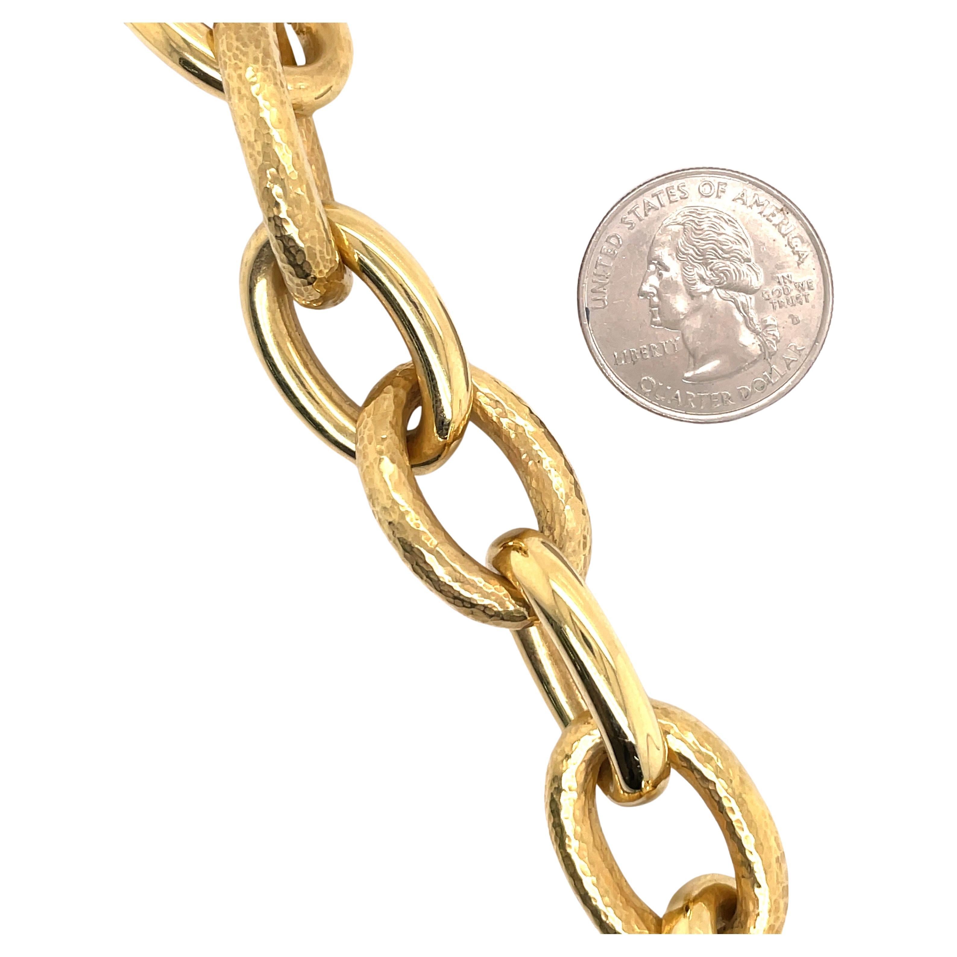 18 Karat Yellow Gold Hammered & High Polished Oval Link Bracelet 46.1 Grams For Sale 3