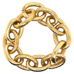 18 Karat Yellow Gold Hammered & High Polished Oval Link Bracelet 46.1 Grams