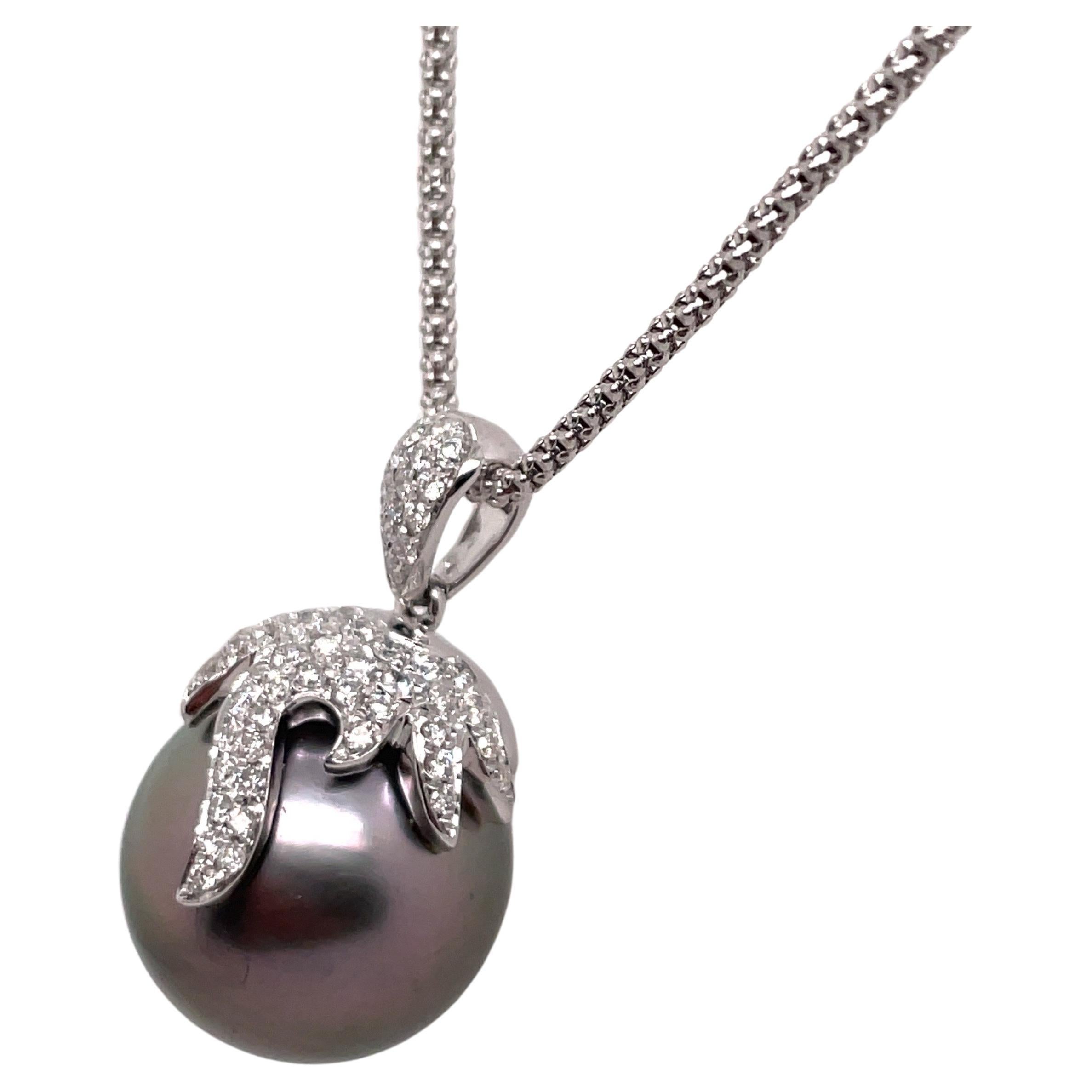 Round Cut 18 Karat Tahitian Pearl Diamond Pendant 0.83 Carats 15 MM For Sale